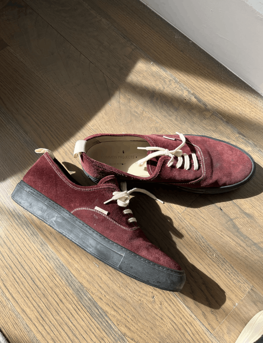Common Projects Common Projects Suede Four Hole Size US 11 / EU 44 - 1 Thumbnail