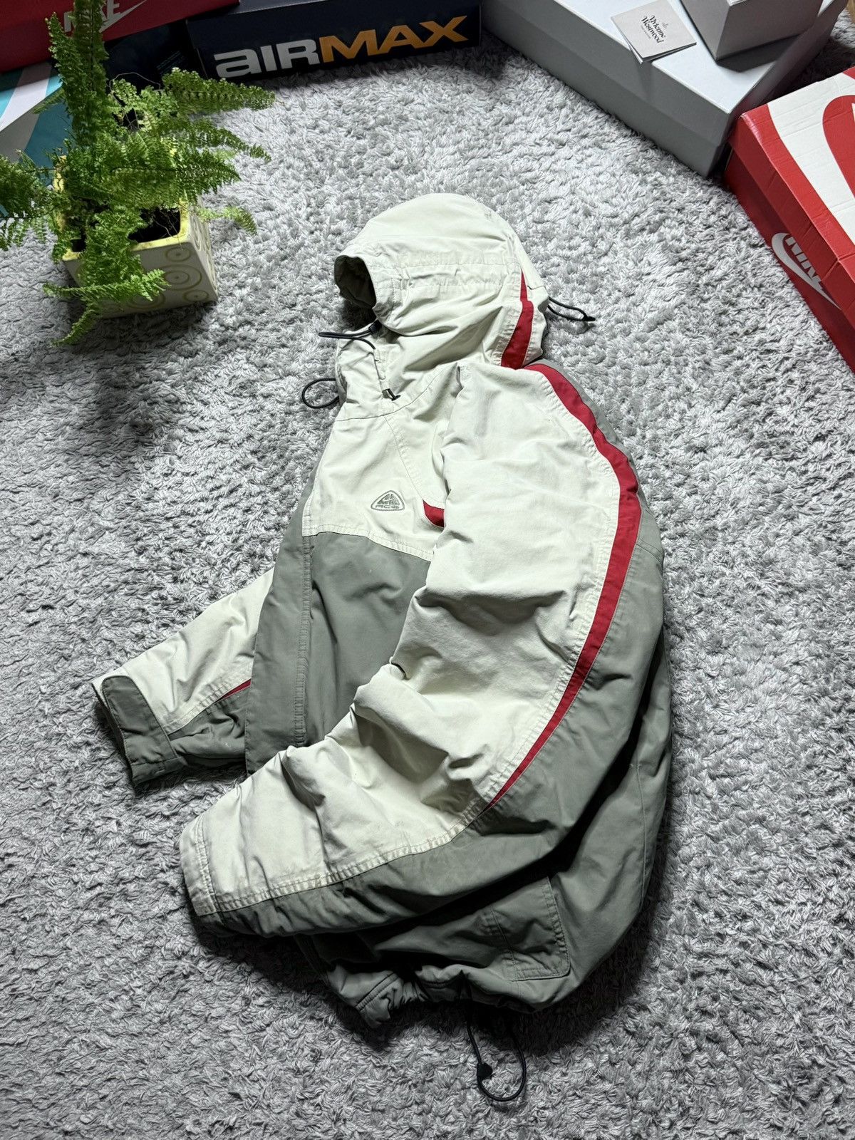 Nike ACG 00s Nike ACG Jacket Outdoor Rare Vintage Logo Drill Size US L / EU 52-54 / 3 - 1 Thumbnail
