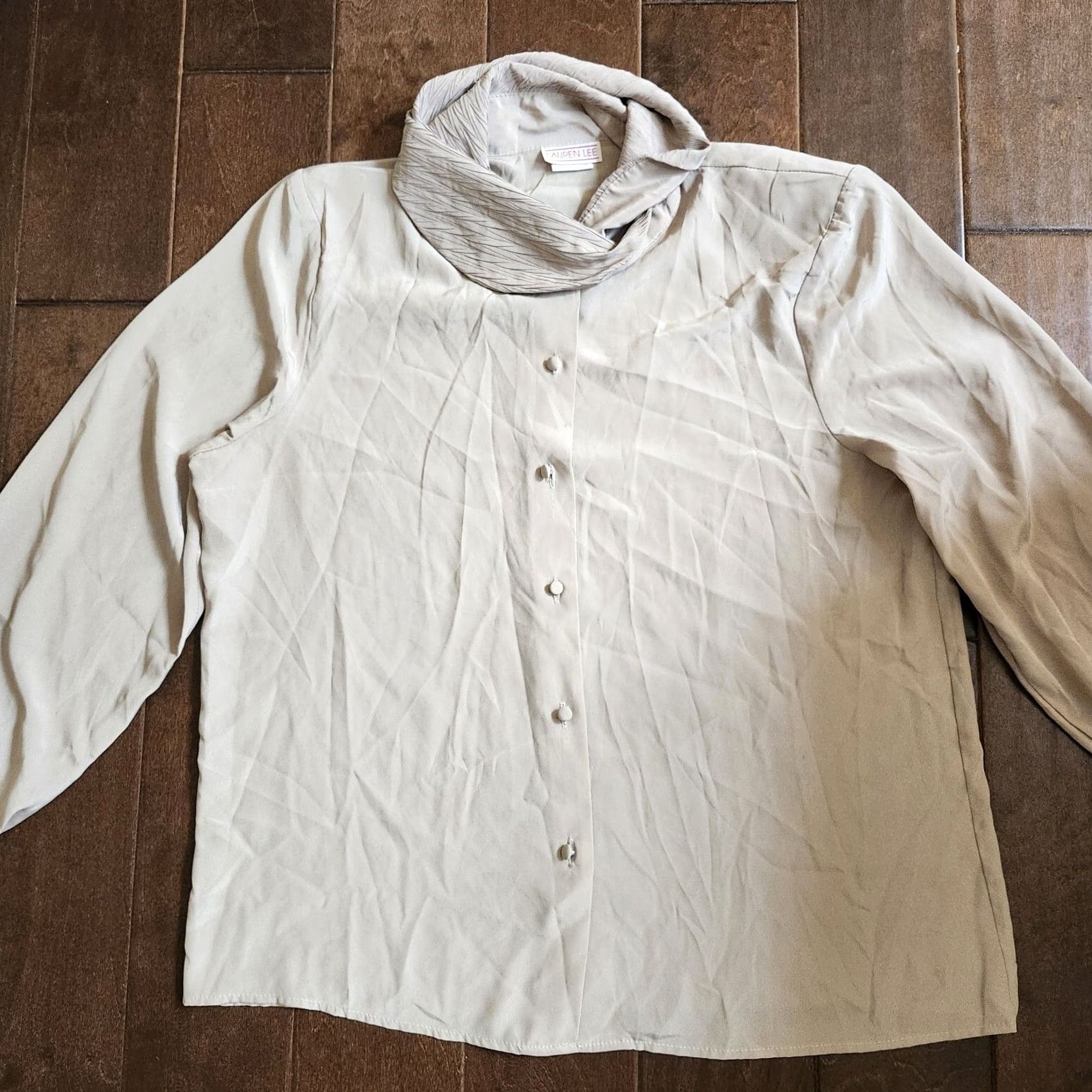 Lee Lauren Lee Blouse Women's Beige High Neck Button Long Sleeve Size 14 Regular 14 Solid Pattern Travel Business Cocktail Party Casual Size XL / US 12-14 / IT 48-50 - 3 Thumbnail