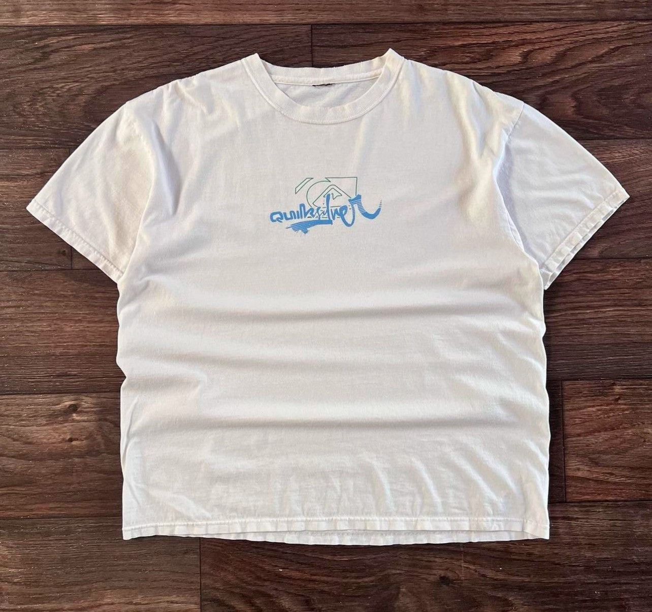 Vintage Vintage Y2K late 2000s Quicksilver graphic front and back T Size US L / EU 52-54 / 3 - 1 Thumbnail