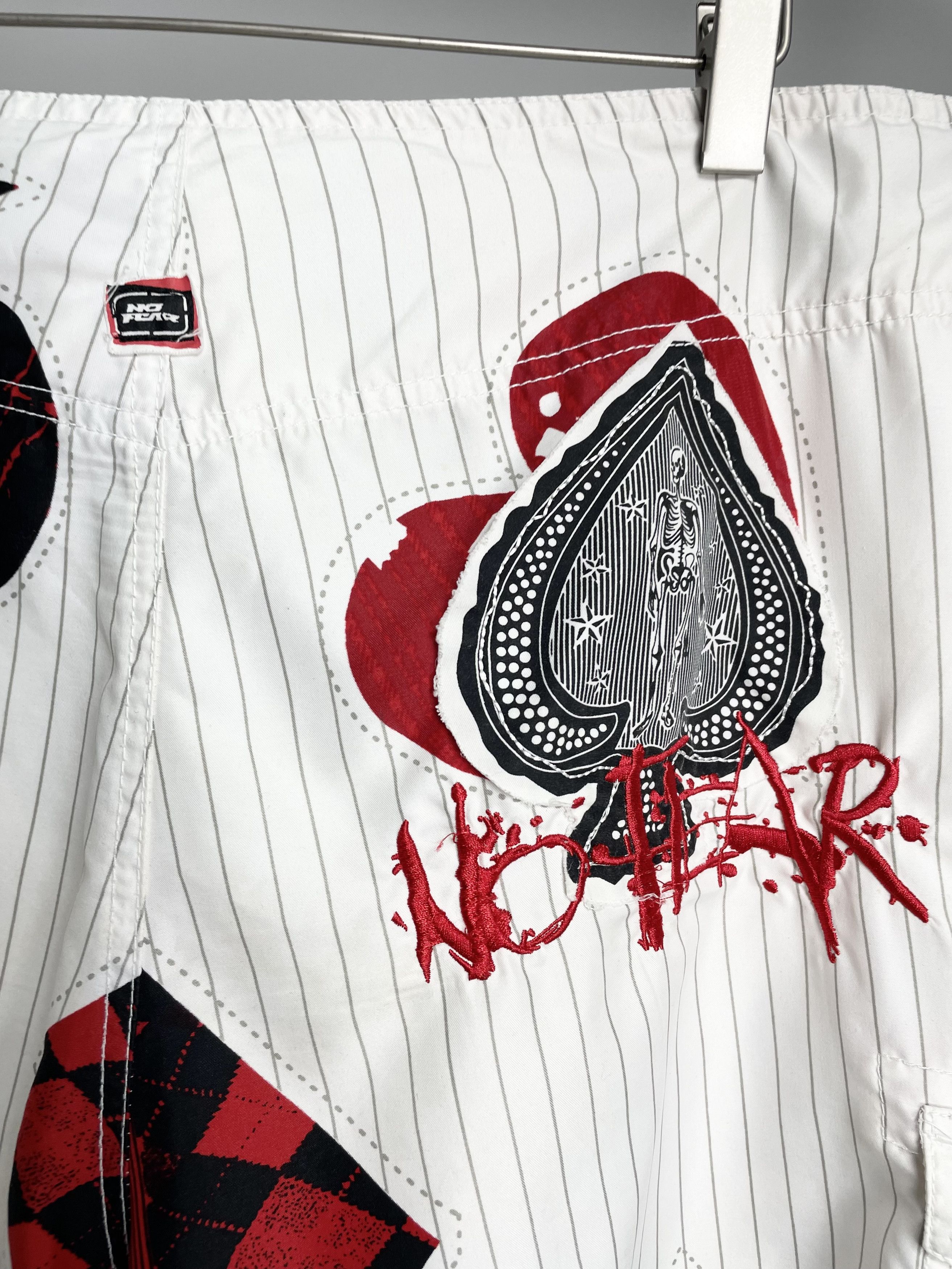 No Fear No Fear Vintage Skulls Full Printed Y2K White Cargo Shorts Size US 36 / EU 52 - 15 Thumbnail