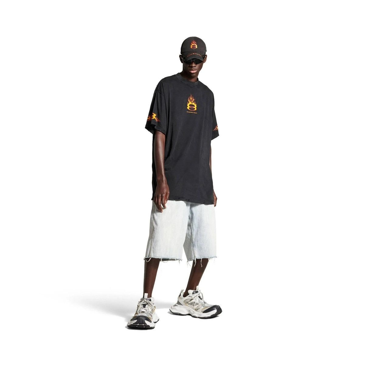 Balenciaga Balenciaga Burning unity logo oversized tee Size US L / EU 52-54 / 3 - 14 Thumbnail