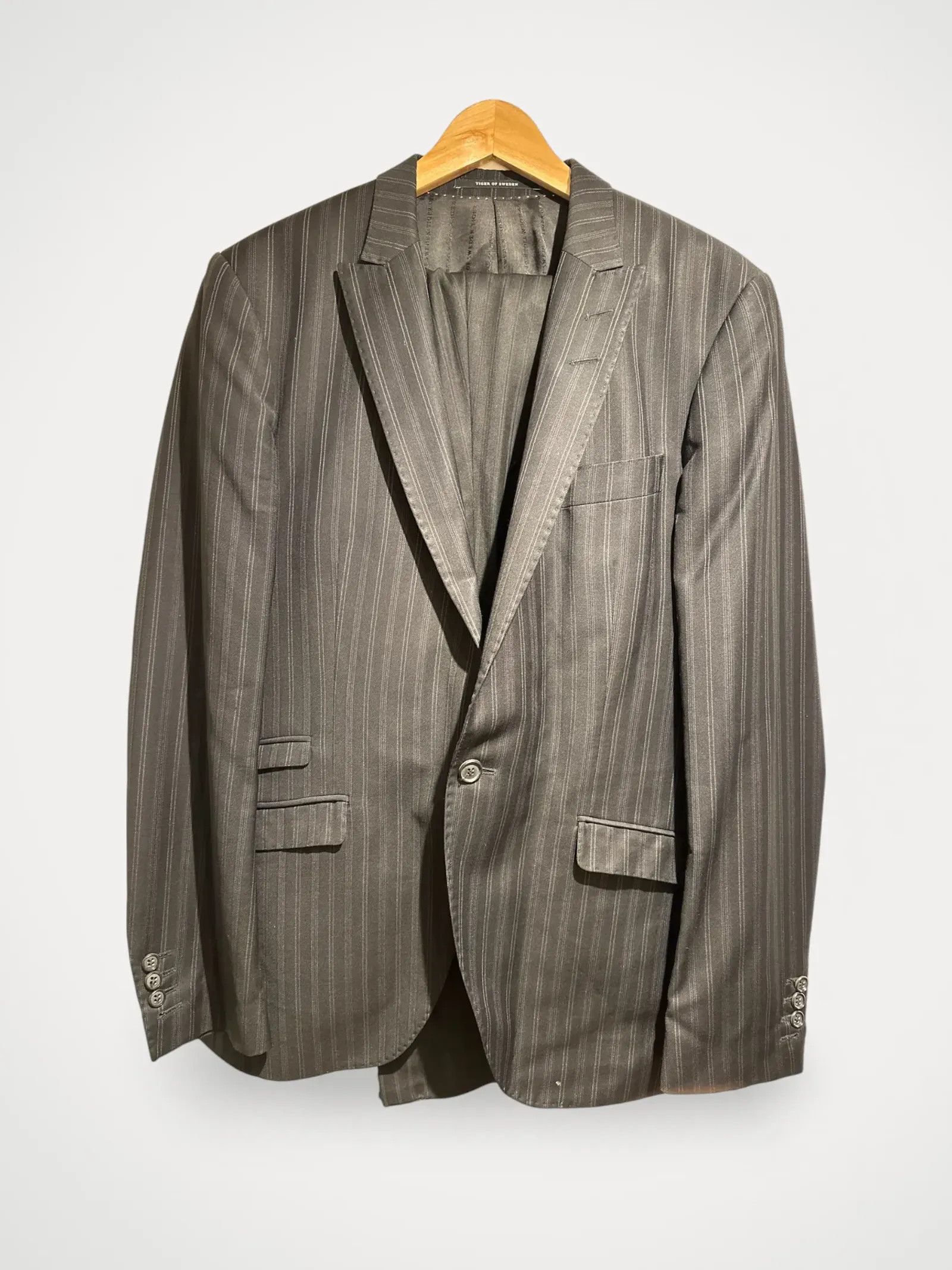 image of Tiger Of Sweden Suit, Men's (Size 50R)