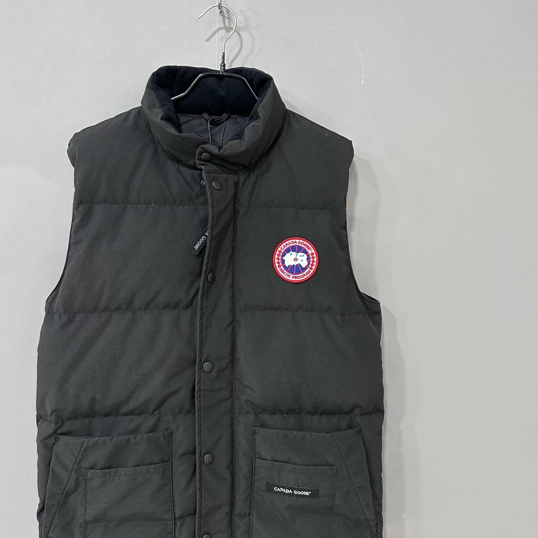 Canada Goose Canada Goose Black Logo Down Vest S Size US S / EU 44-46 / 1 - 2 Thumbnail