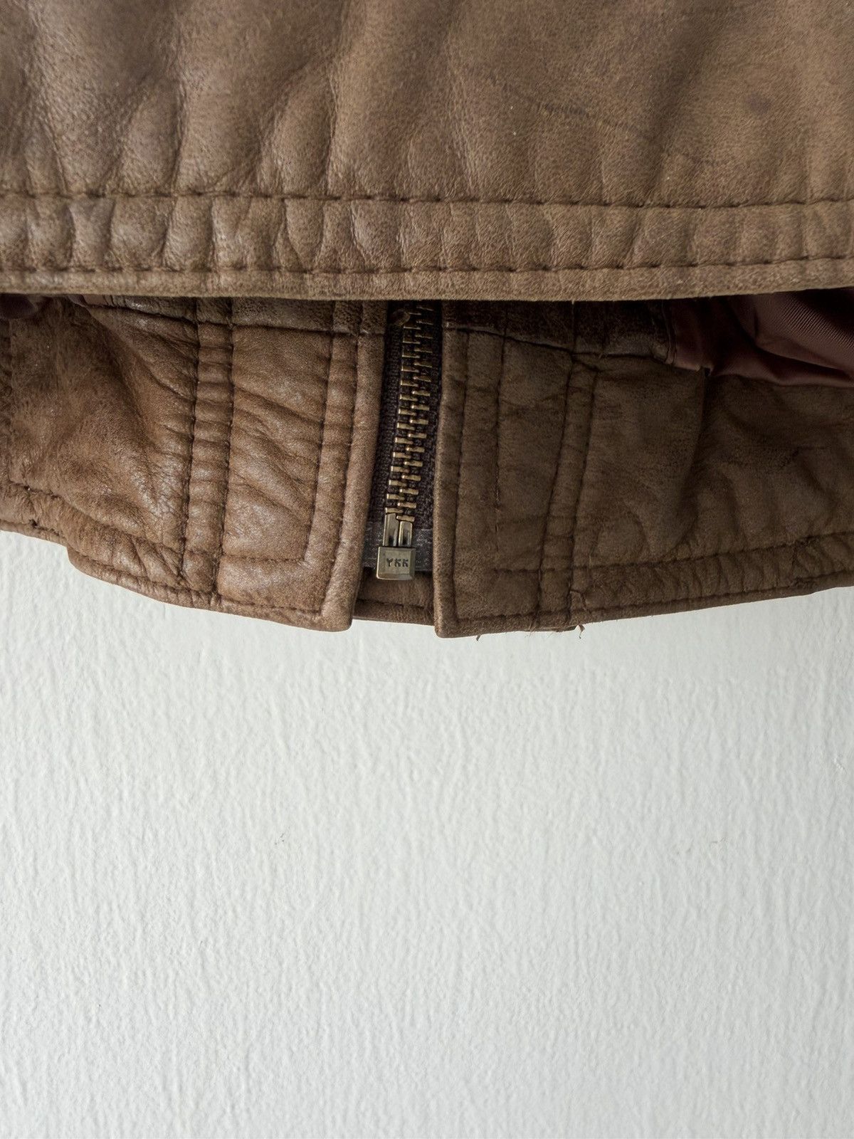 Adventure Bound Adventure Bound Men's Brown Leather Bomber Jacket Size L Size US L / EU 52-54 / 3 - 9 Thumbnail
