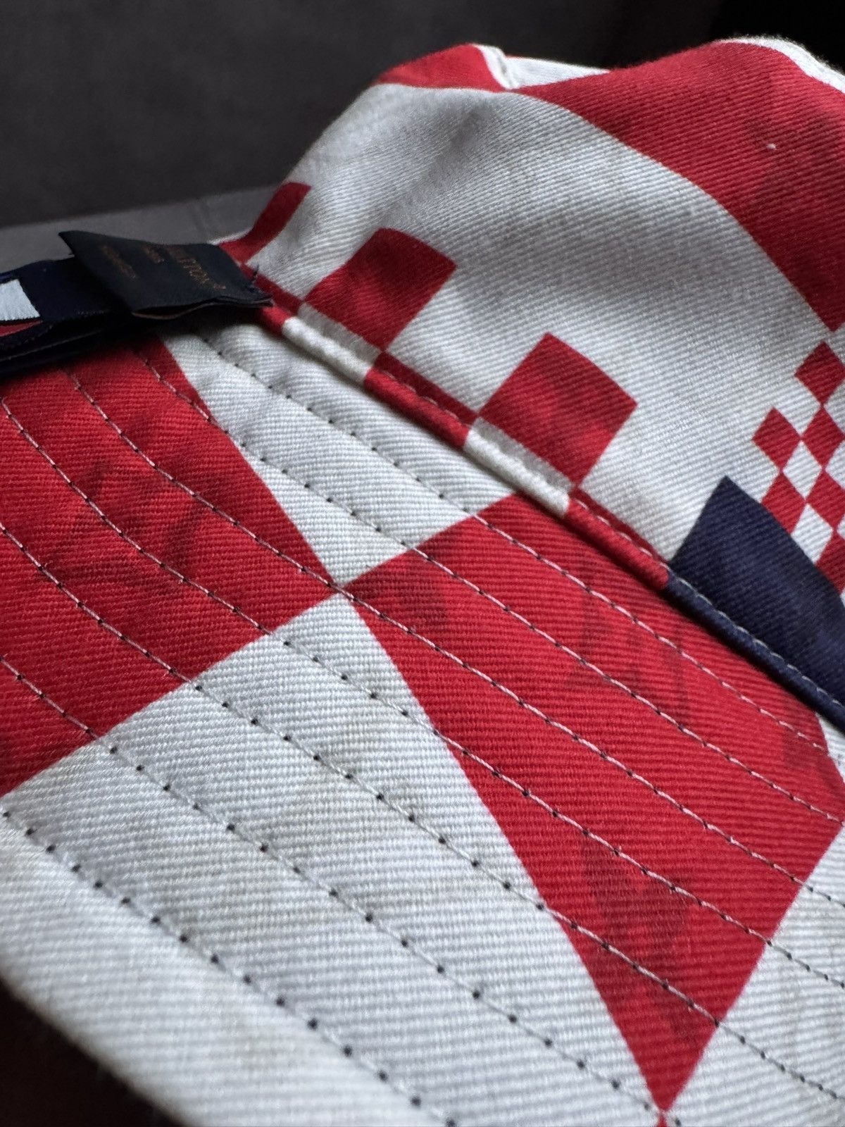 Louis Vuitton LOUIS VUITTON reversible bucket hat study description photos Size ONE SIZE - 17 Thumbnail