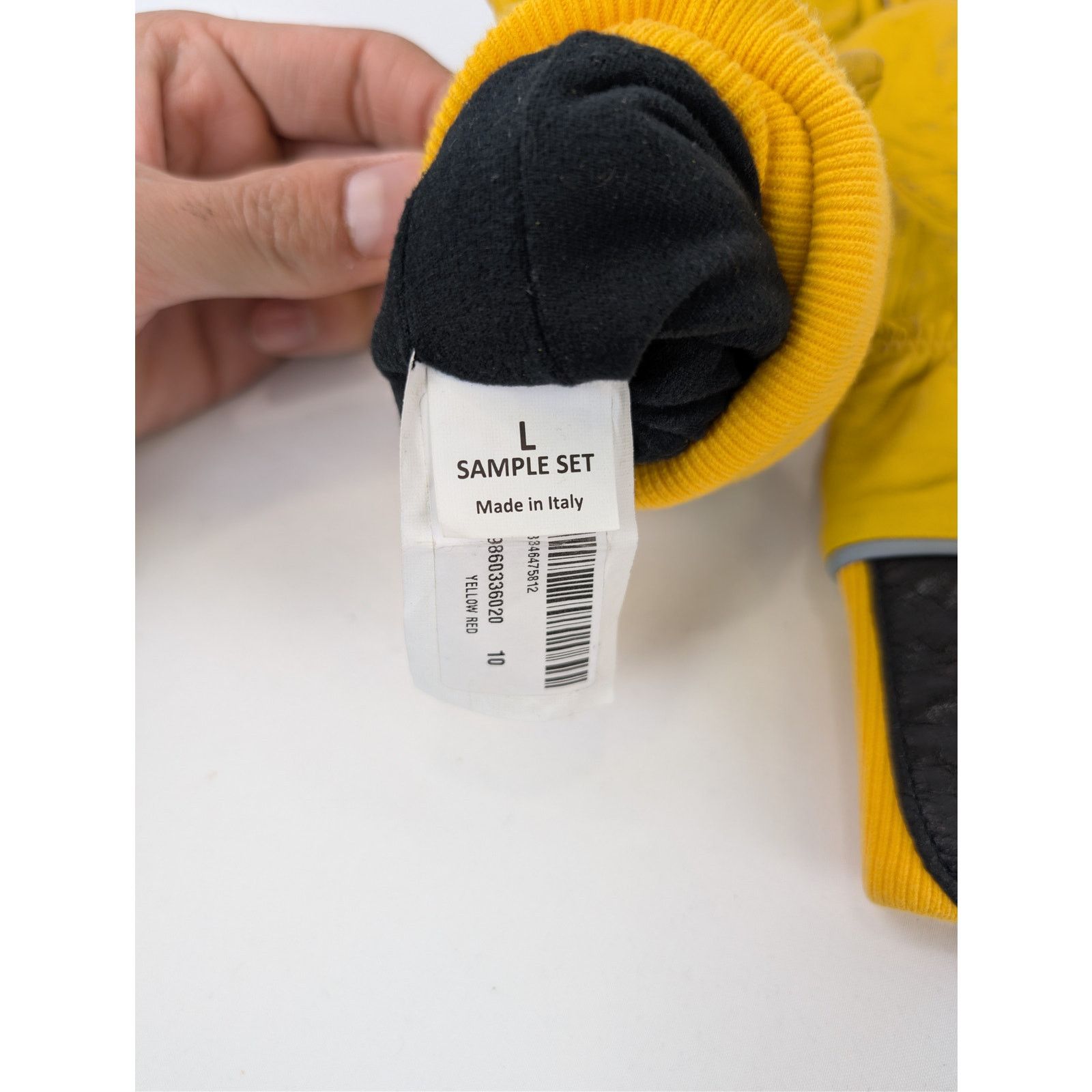 Off-White o1rshd1 Size: 10 / Distressed Logo Rib Cuff Gloves in Yellow Size ONE SIZE - 10 Thumbnail