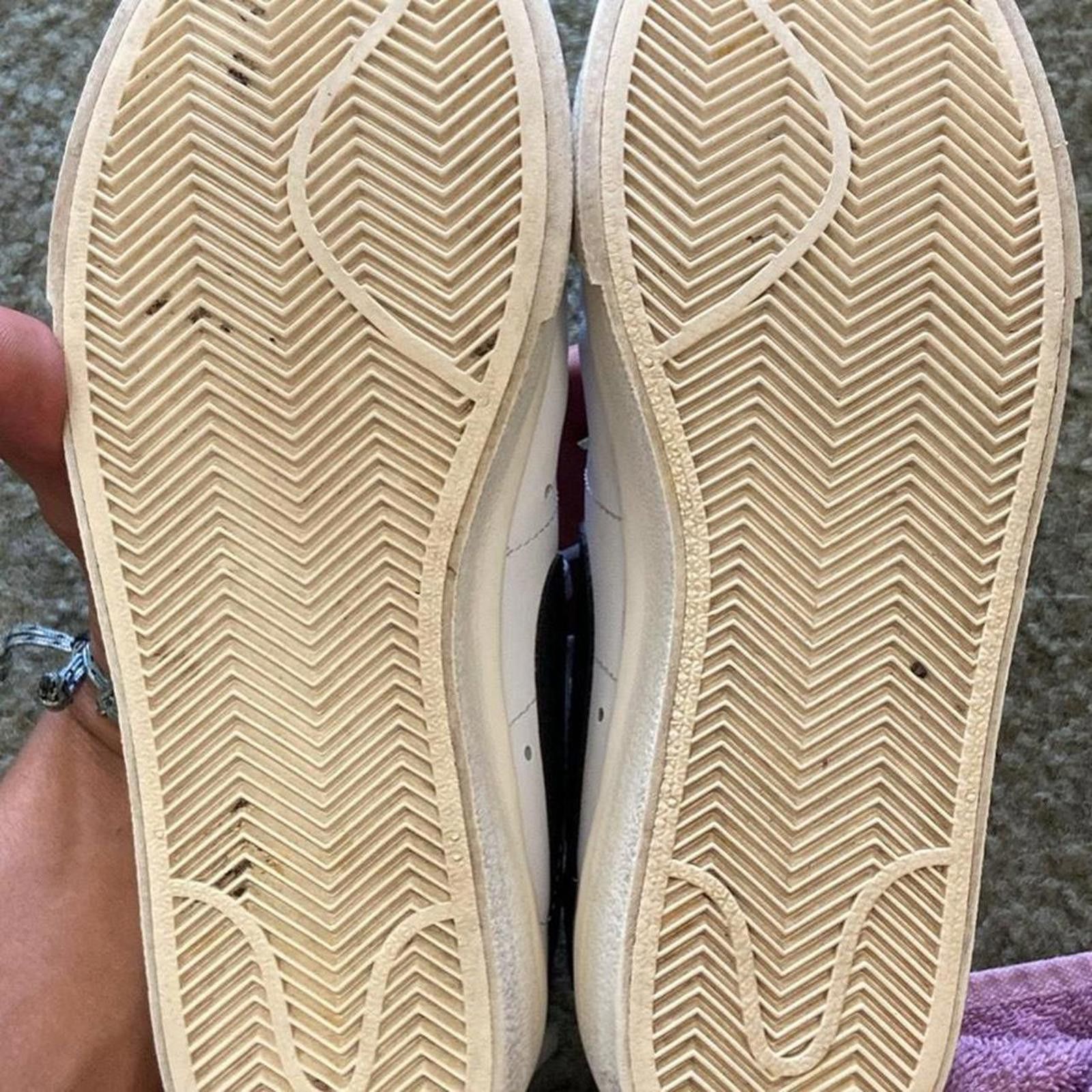 Nike Womens Nike Blazer Platform low white/black sneakers size 7 Size US 7 / IT 37 - 7 Thumbnail