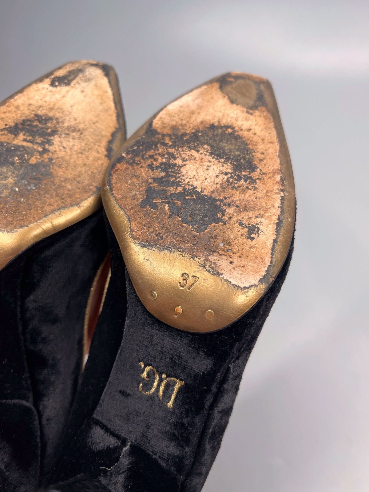 Rare Dolce Gabbana Velour Heels