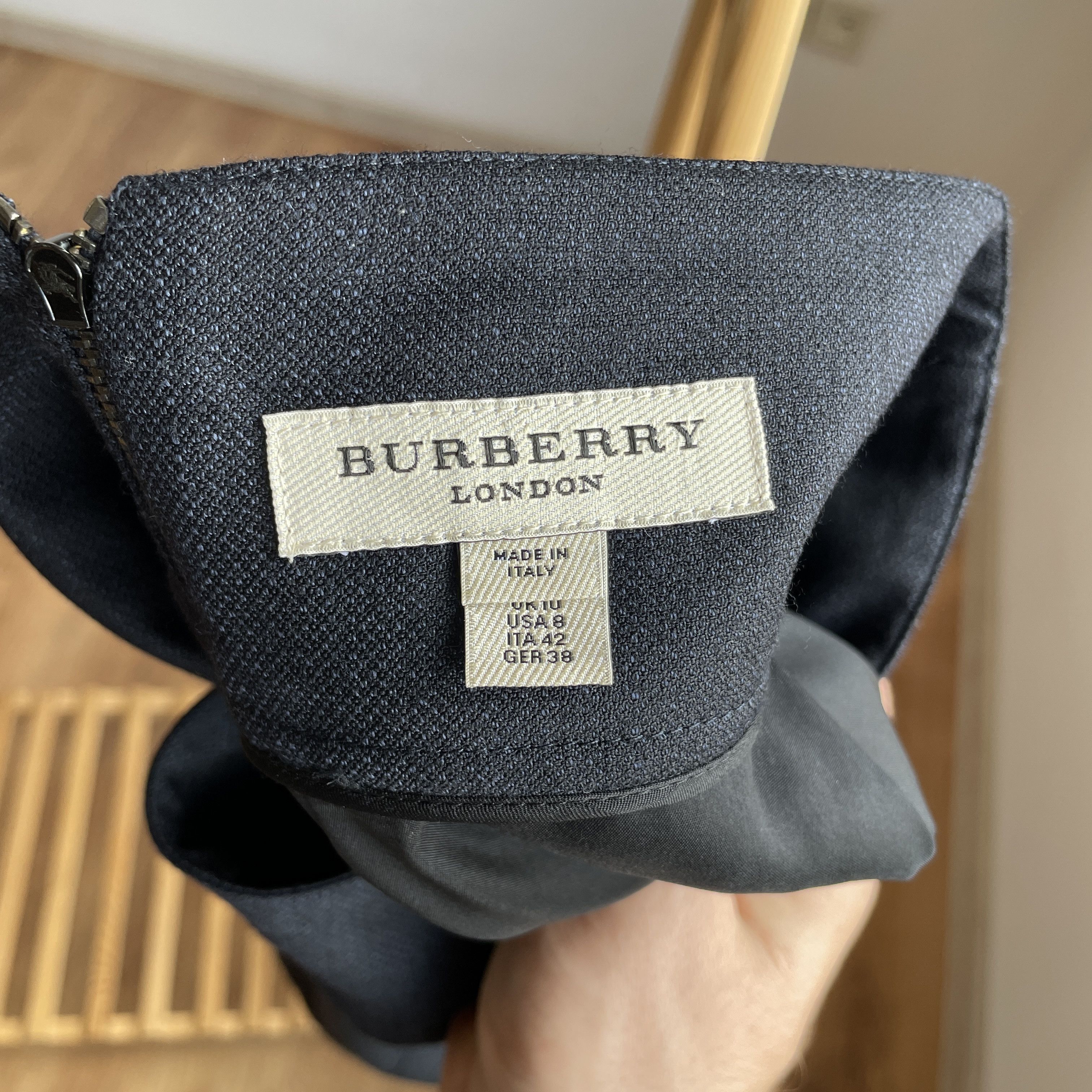 Burberry Burberry London Virgin Wool Formal Pencil Midi Skirt Size 30" / US 8 / IT 44 - 7 Thumbnail