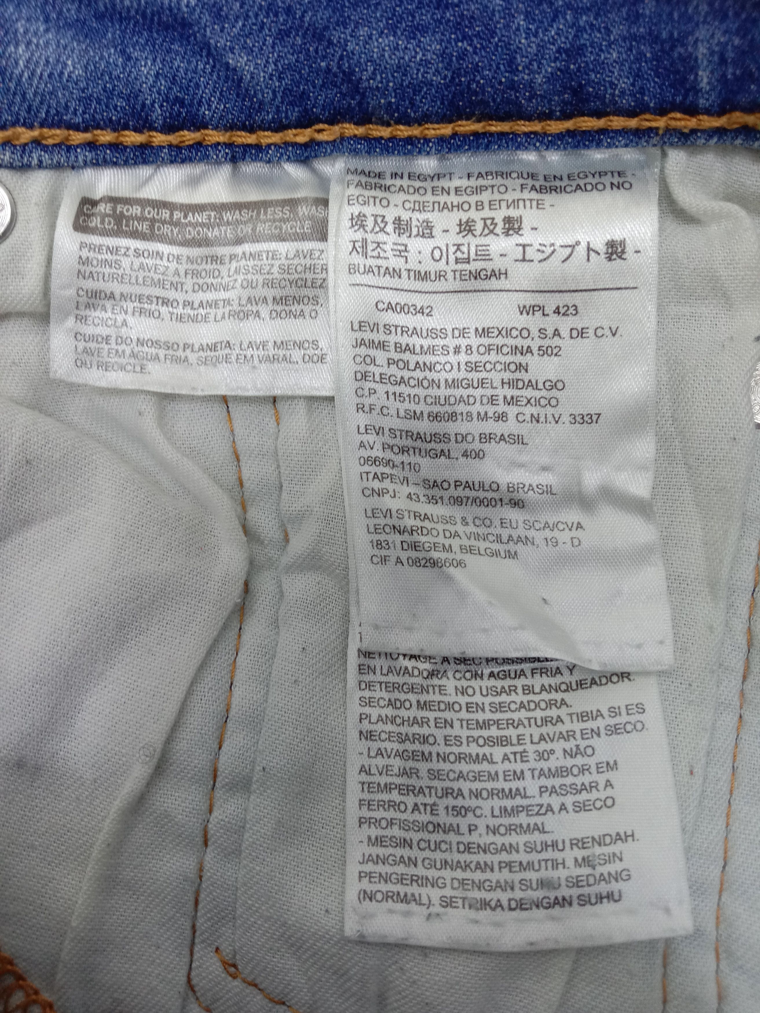 Levi's Vintage Levi's 512 Jeans Slim Taper Faded Blue Denim Size US 33 - 13 Thumbnail