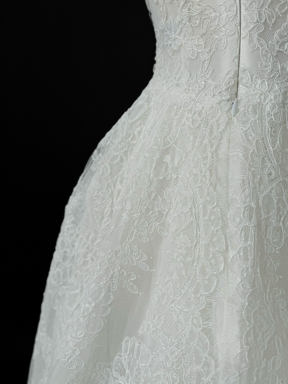 Other Preloved US 2-4 Anna Augusta French corded lace Bridal Gown Size S / US 4 / IT 40 - 5 Thumbnail