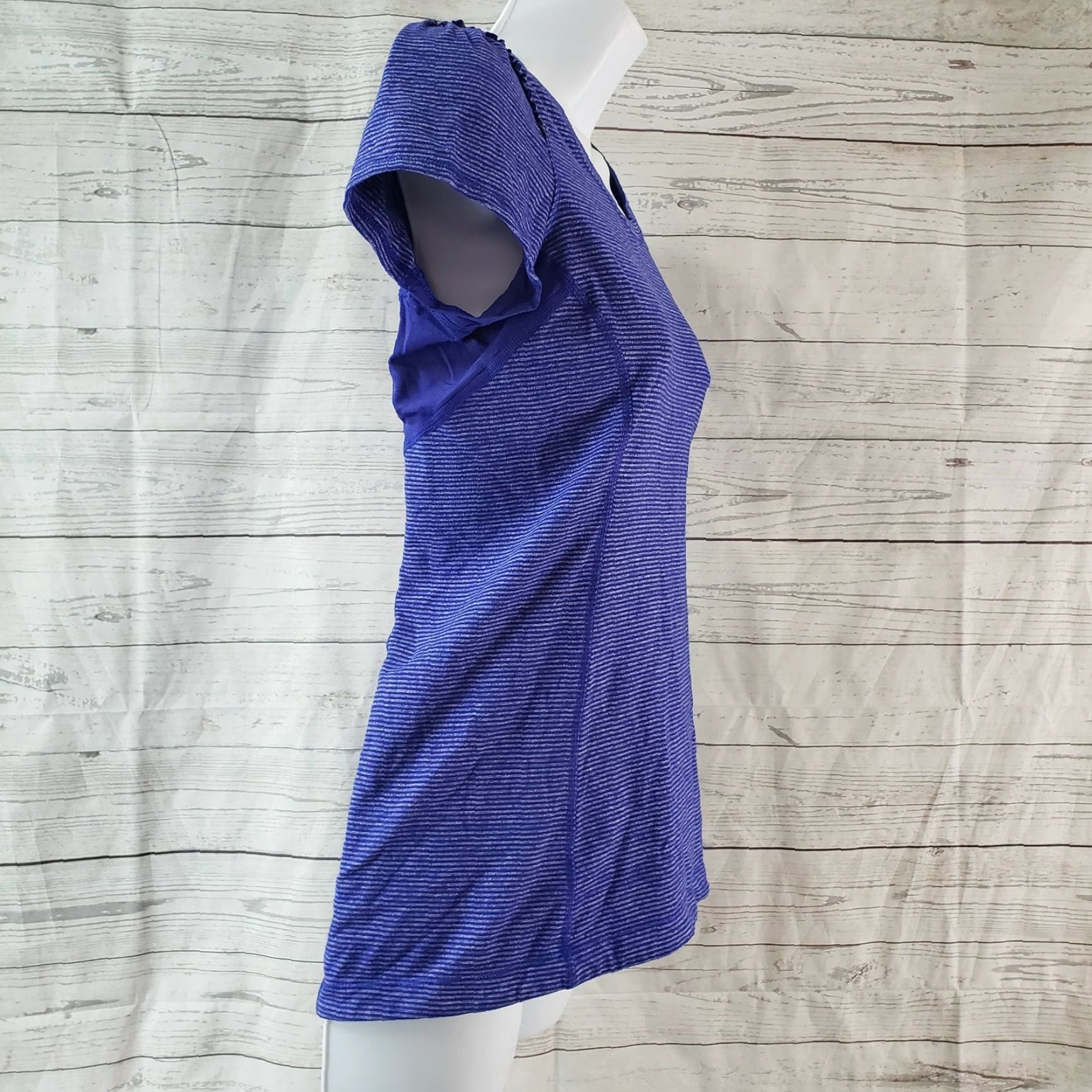 Lululemon Lululemon Womens Star Runner Shirt Sz 6 Blue Striped Short Sleeve Shirt Womens 6 Blue Striped Activewear Casual 90s? Size M / US 6-8 / IT 42-44 - 3 Thumbnail