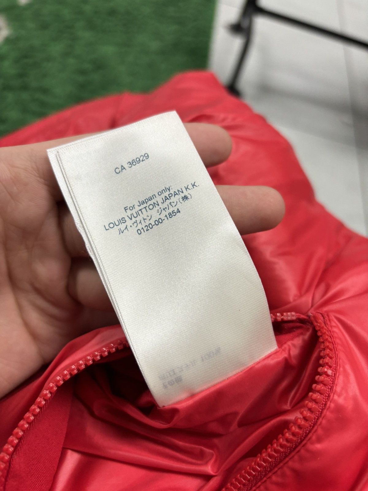 Louis Vuitton Louis Vuitton Red Monogram puffer Jacker Red 46 Size US S / EU 44-46 / 1 - 5 Thumbnail