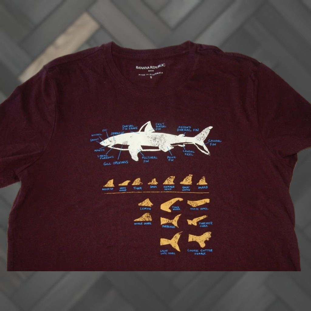 Banana Republic VINTAGE Banana Republic Men's T-Shirt Short Sleeve Size Small Red Shark Diagram 90s Size US S / EU 44-46 / 1 - 1 Thumbnail