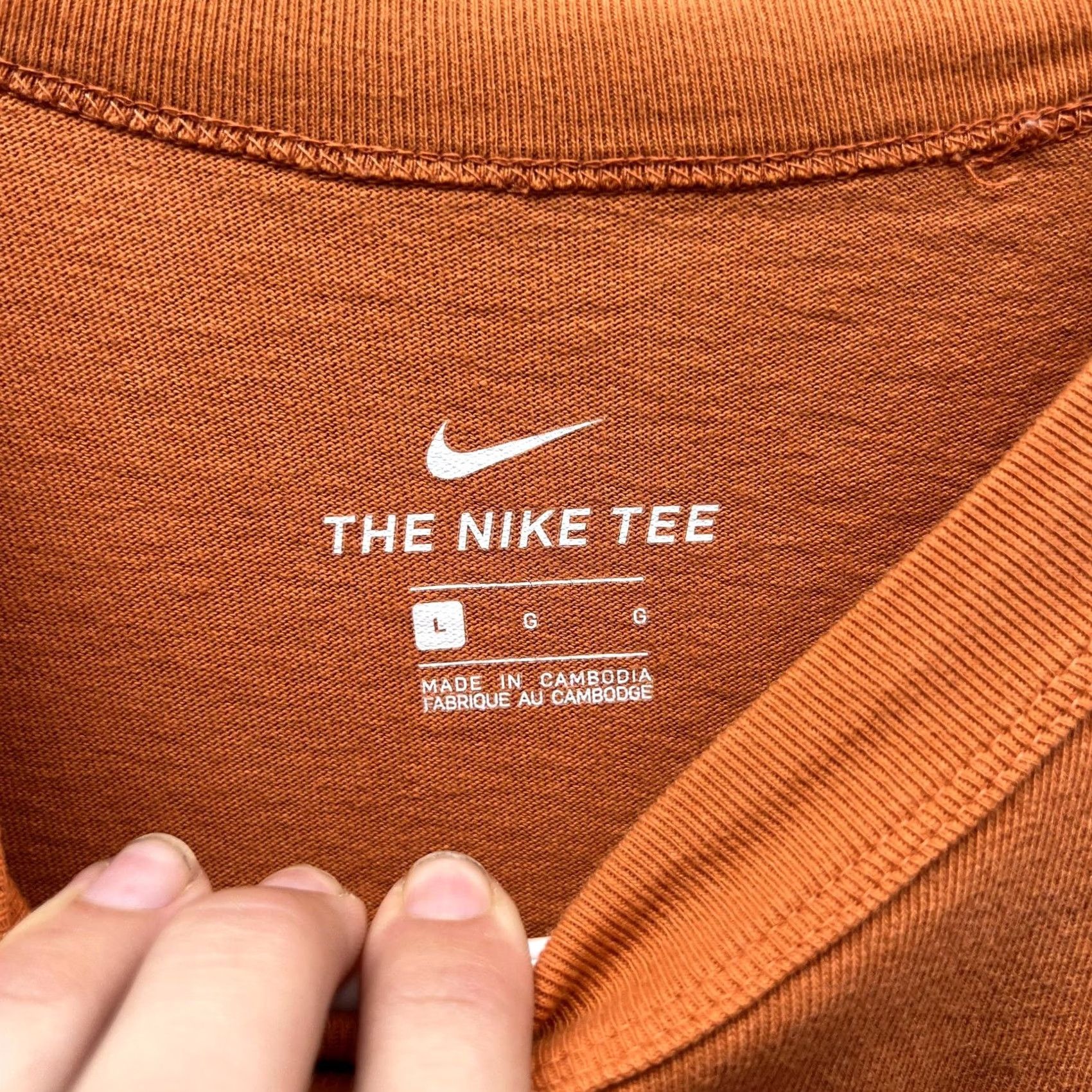 Nike VINTAGE Nike Shirt Mens Large Orange Swoosh Center Logo Tagless Tee Athletic Casual Y2K Mens L Orange Logo Shirt T-Shirt Sports Summer Refined Size US L / EU 52-54 / 3 - 2 Thumbnail