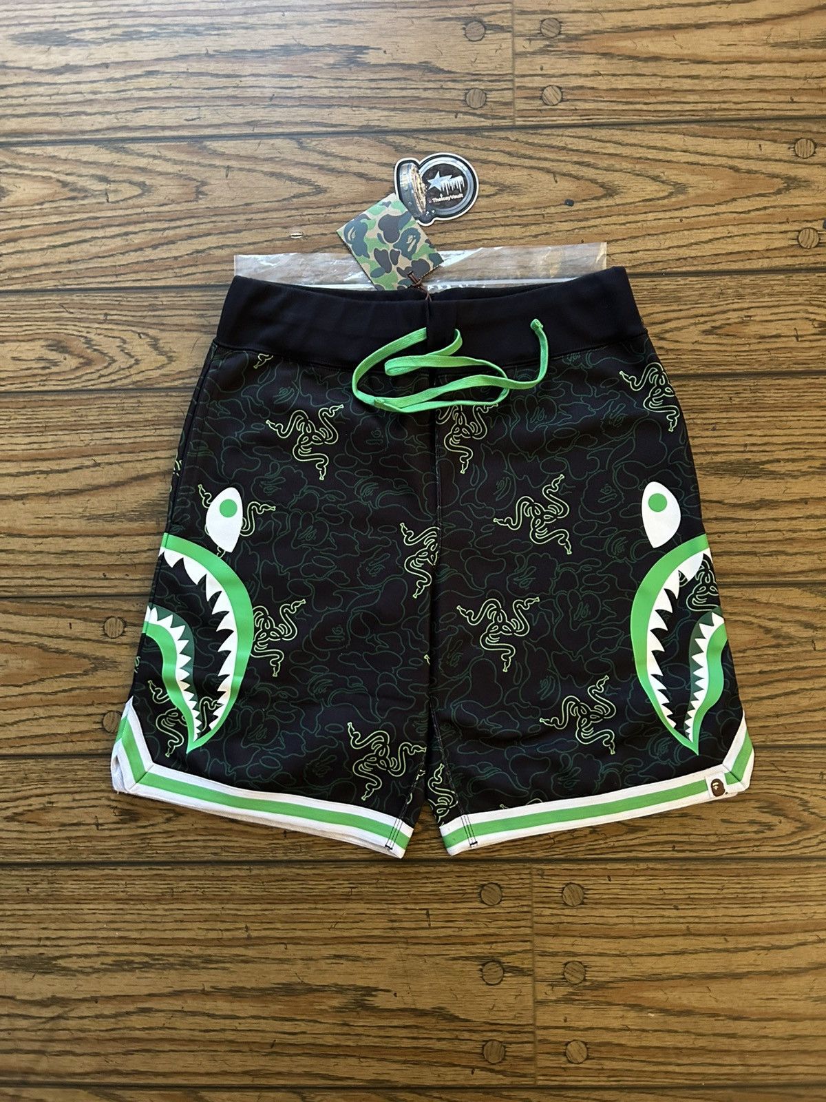 Bape Bape x Razer Collab Side Shark Sweat Shorts Size US 30 / EU 46 - 1 Thumbnail