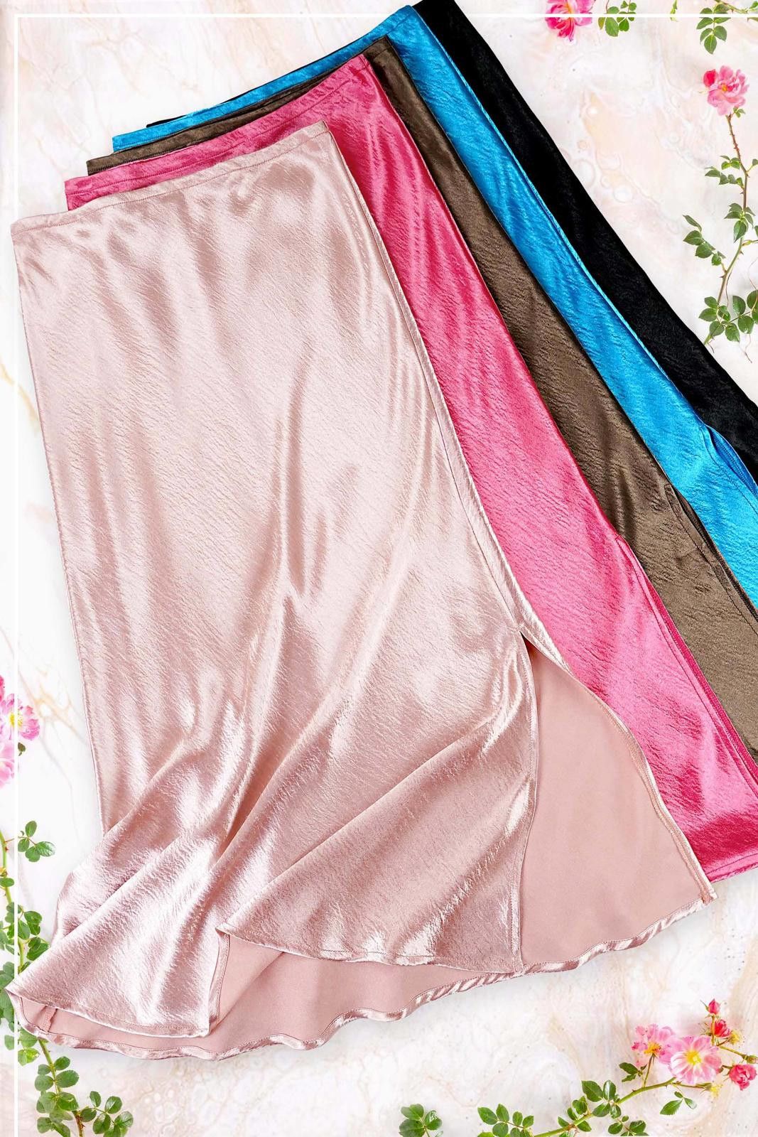 La Milano High-Waisted Midi Length Satin Effect Solid Skirt Size 28" / US 6 / IT 42 - 4 Thumbnail
