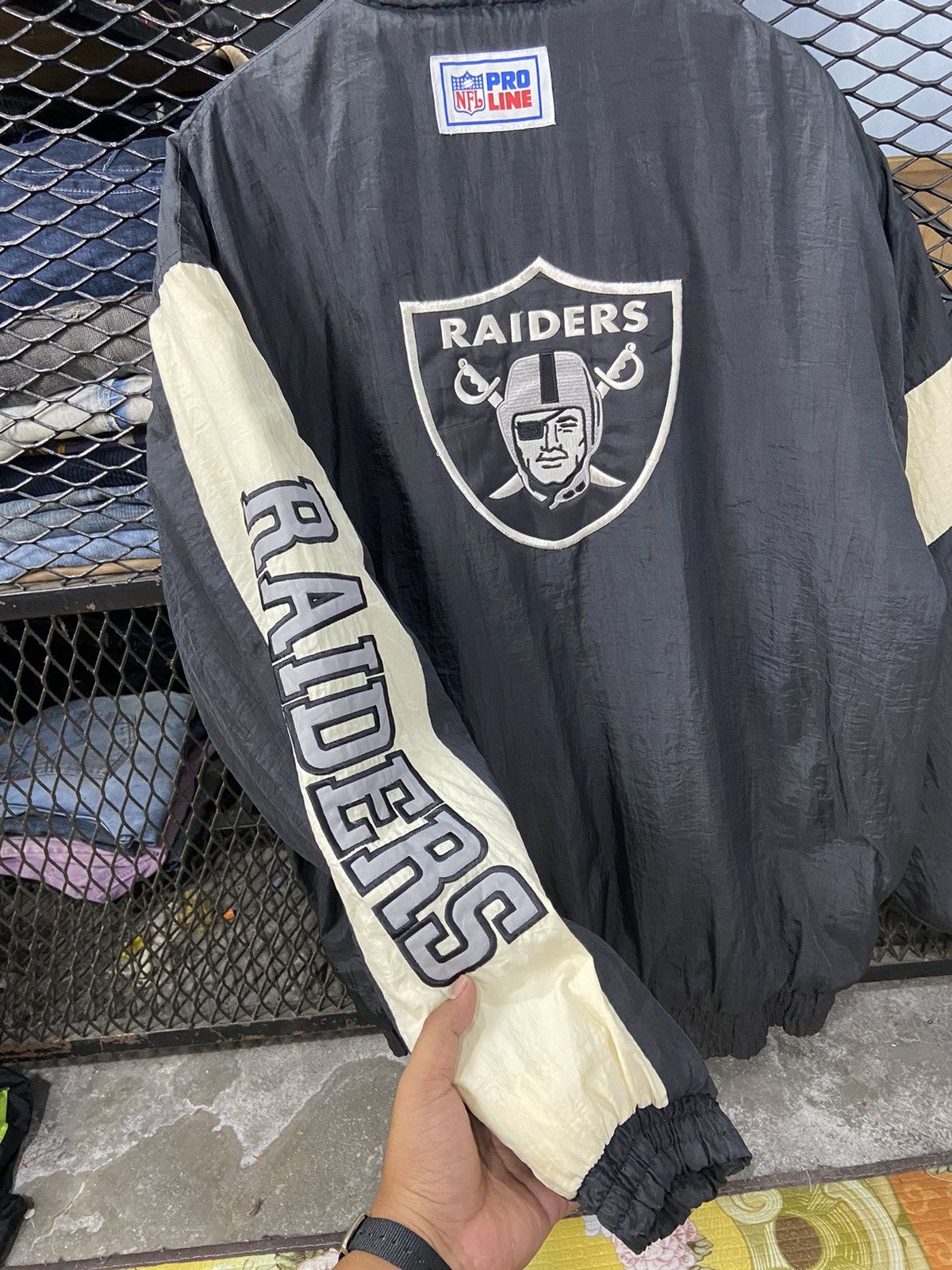 NFL ❤️‍🔥SEND OFFER❤️‍🔥 90S RAIDERS REEBOK NFL BOMBERS Size US L / EU 52-54 / 3 - 3 Thumbnail