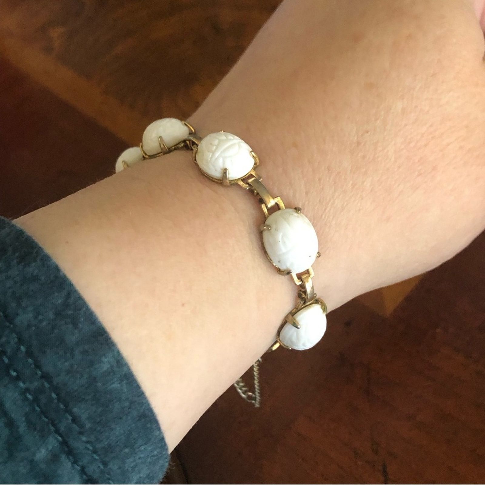 Vintage Vintage 40s-50s carved opal scarab gold bracelet Size ONE SIZE - 2 Thumbnail
