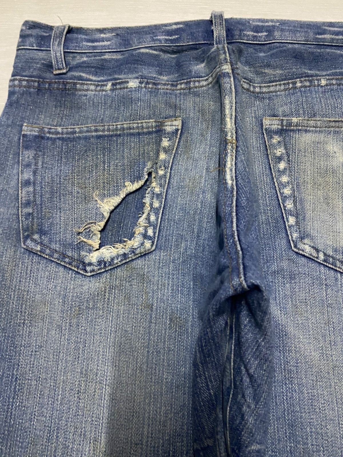 Vintage Vintage Japanese Brand Mud Wash Distressed Loose Jeans Size US 33 - 7 Thumbnail