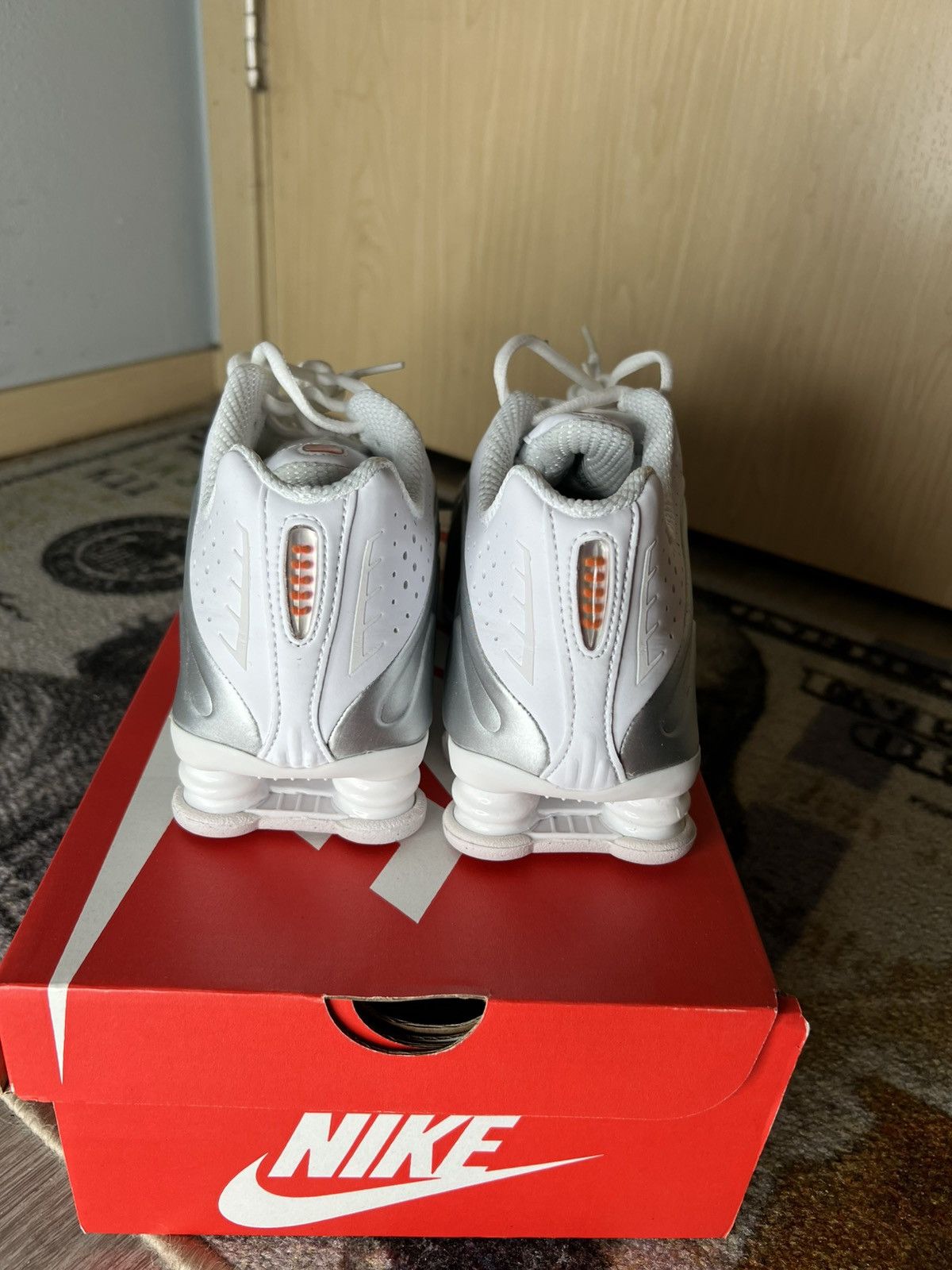 Nike Nike Shox R4 Size 8 Woman Size US 8 / IT 38 - 6 Thumbnail