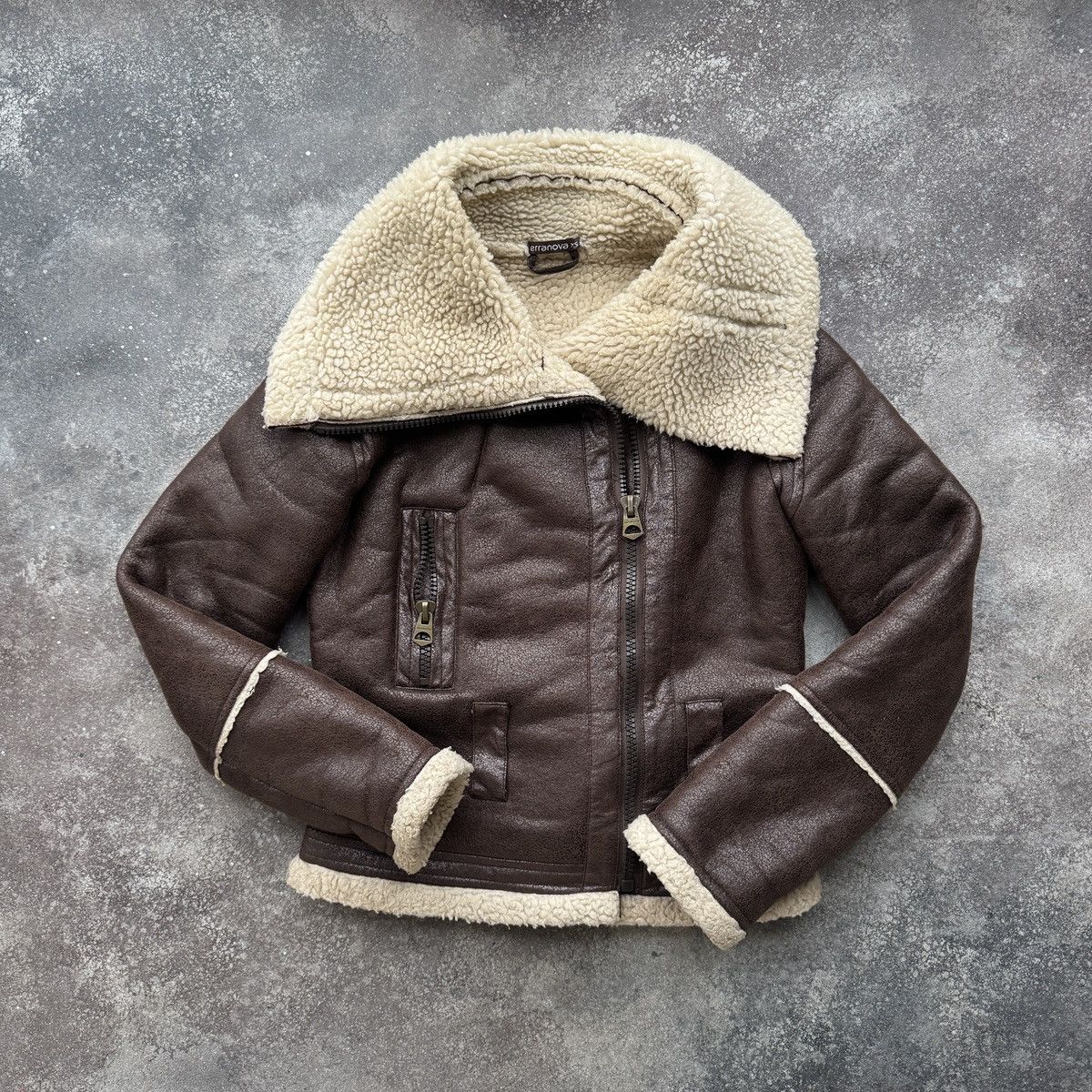 20471120 Y2K Glamour Faux Fur Shearling/Sheepskin Cropped Jacket Size XS / US 0-2 / IT 36-38 - 1 Thumbnail