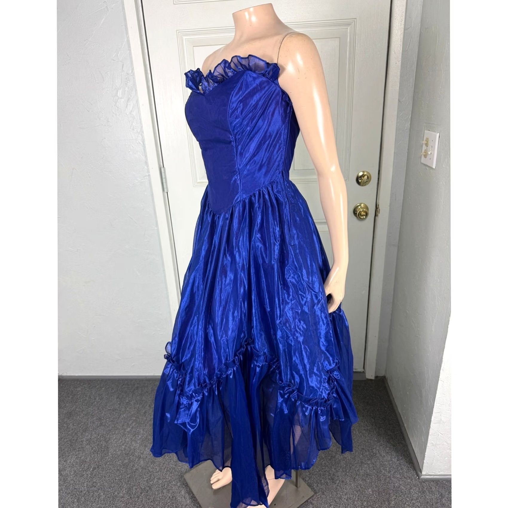 Vintage VINTAGE Moments Prom Dress Formal Evening 7 Party Strapless Ruffle Fairy Blue XS Regular Ball Gown Womens Size XS / US 0-2 / IT 36-38 - 3 Thumbnail