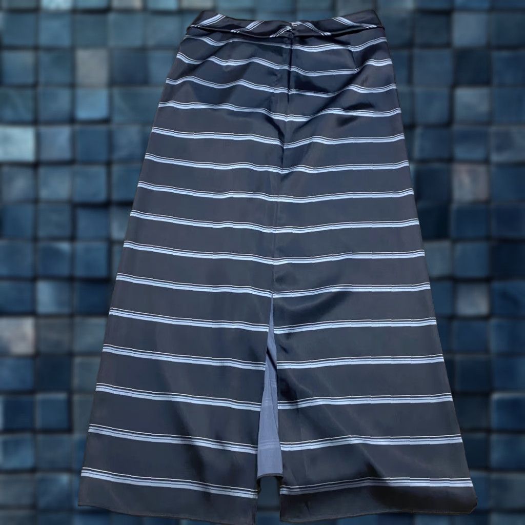 Vince Vince Skirt Midi Striped Blue Zip Size 4 Satin Polyester Straight Pencil Slit Women's Pink? Size 27" / US 4 / IT 40 - 1 Thumbnail