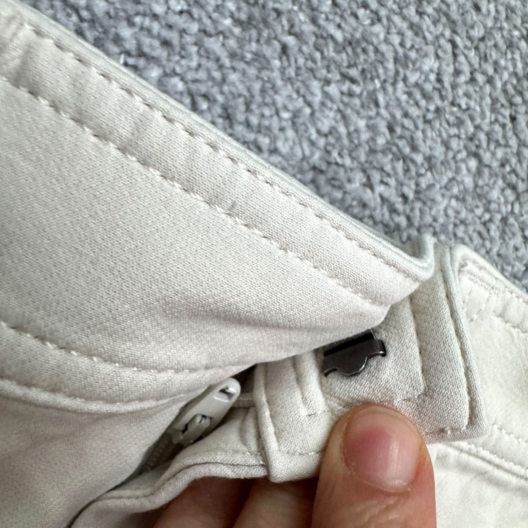 Banana Republic Banana Republic Cargo Tapered Utility Pants Womens 8 Beige High Rise Casual Size 30" / US 8 / IT 44 - 7 Thumbnail