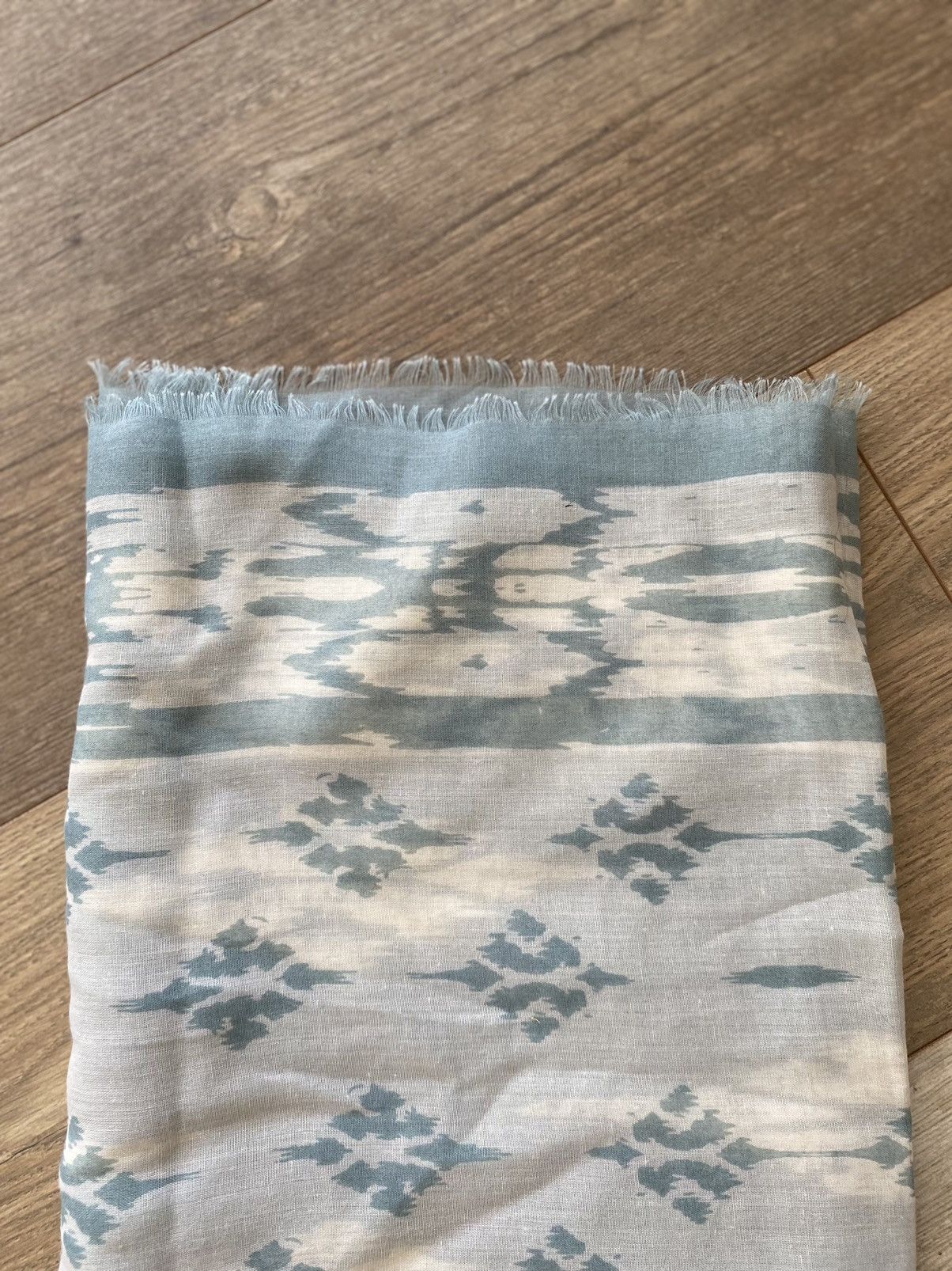 H&M H&M VERSATILE PRINTED SCARF WITH FRAYED ENDS Size ONE SIZE - 3 Thumbnail