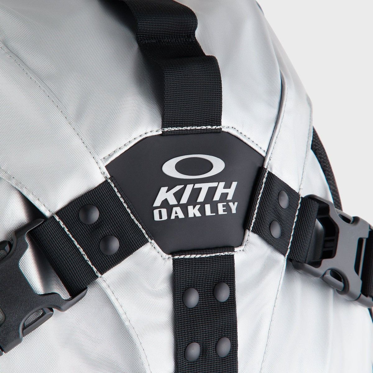 Kith × Oakley Kith for Oakley Icon RC Backpack in Silver 32L Capacity Bag Size ONE SIZE - 4 Thumbnail
