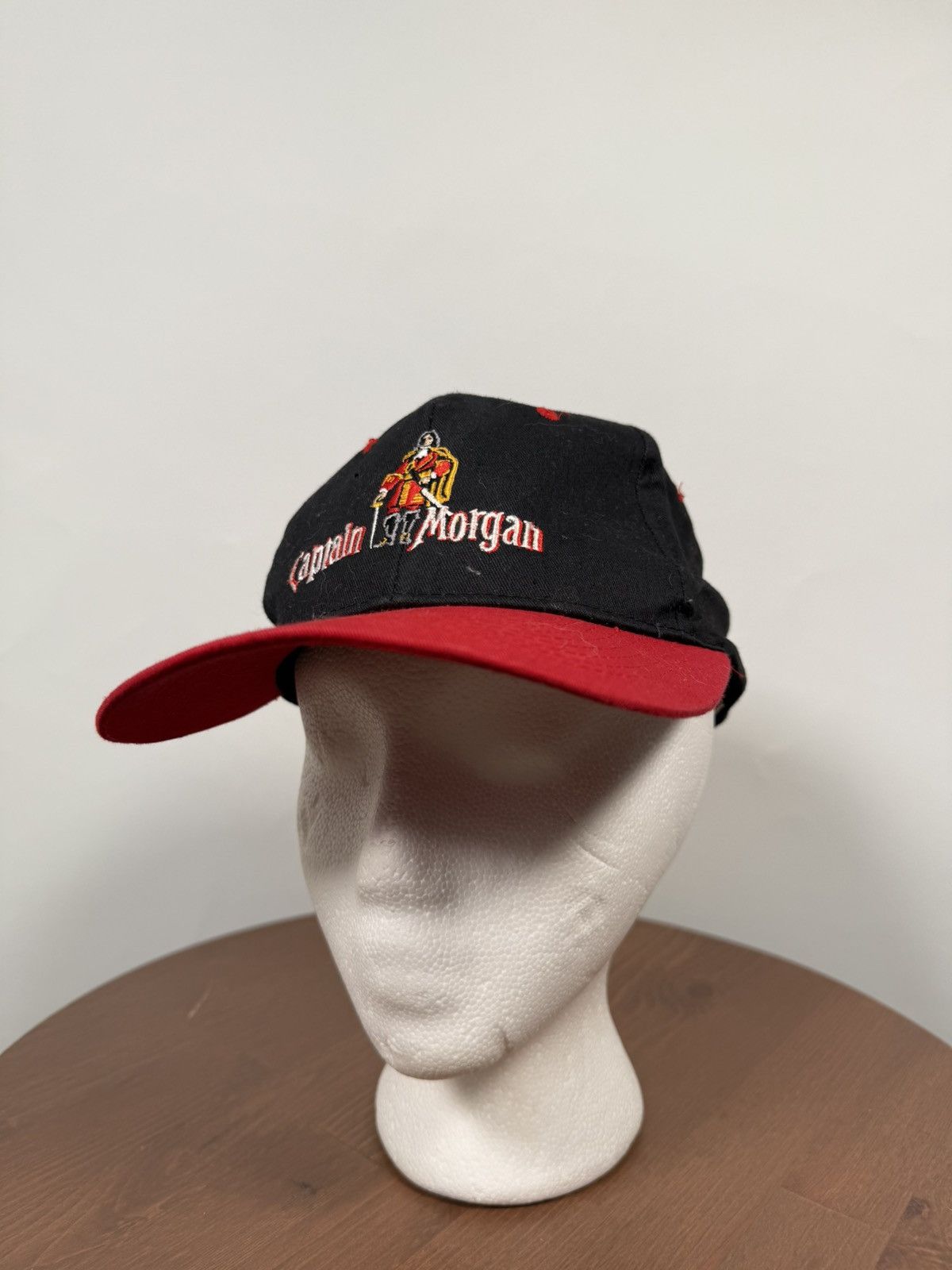 Vintage Vintage Captain Morgan Promo Hat Size ONE SIZE - 1 Thumbnail