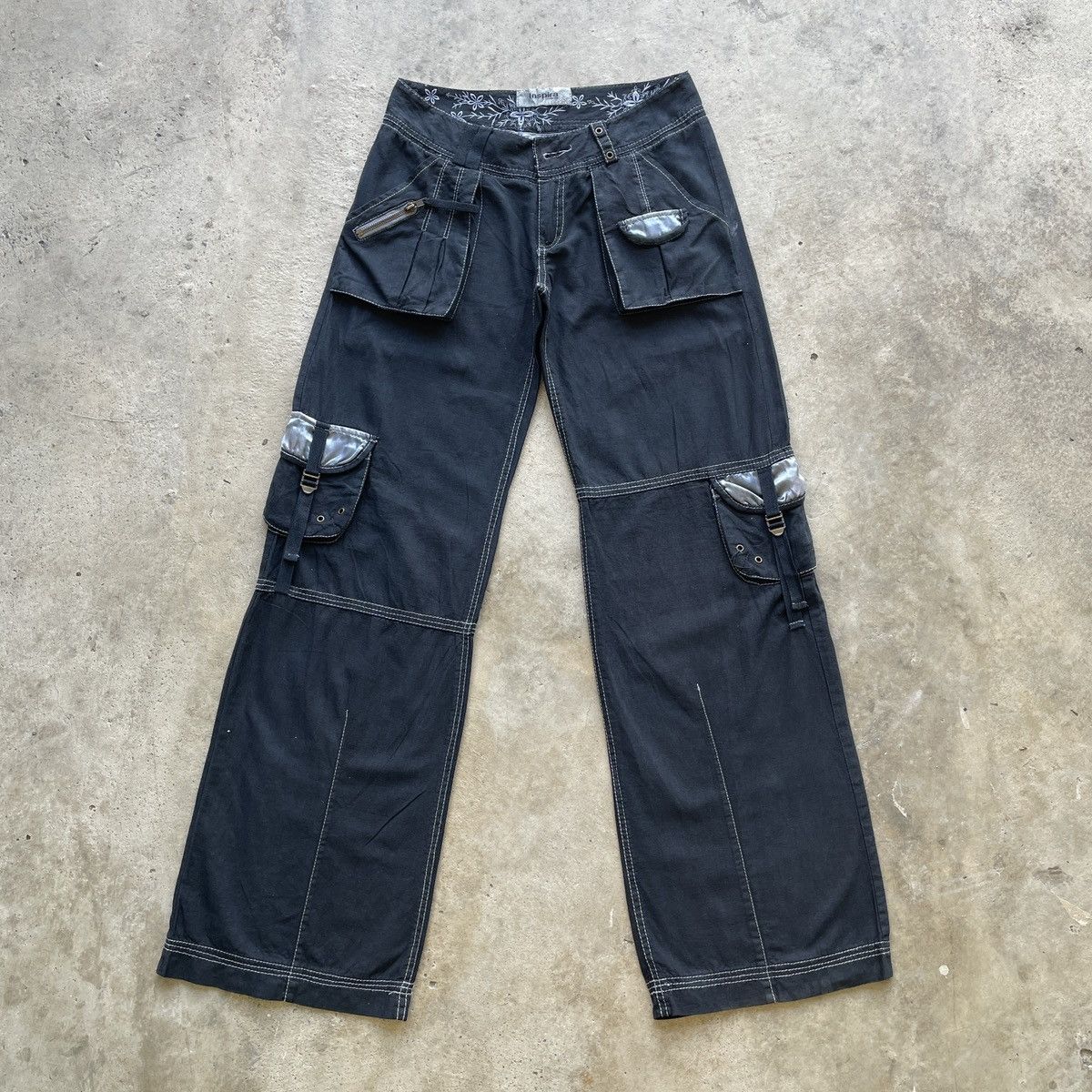 Japanese Brand Vintage Japanese Black Cargo Baggy Pants Tactical W30 Size US 30 / EU 46 - 1 Thumbnail