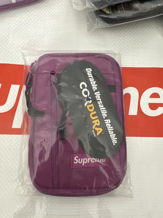 Supreme store wallet fw19