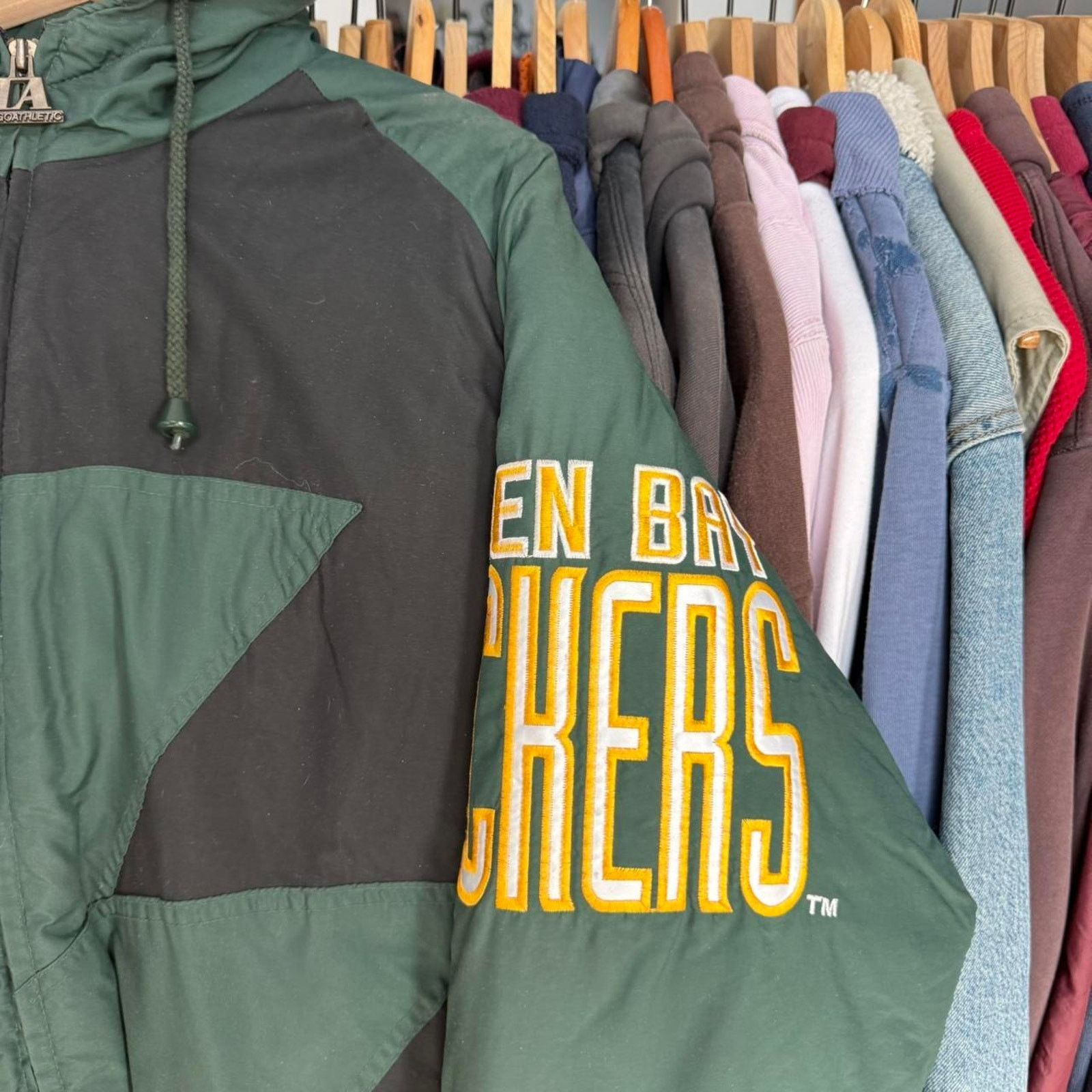 Logo Athletic Vintage 90s Signed Logo Athletic Packers Sharktooth Puffer Size US M / EU 48-50 / 2 - 3 Thumbnail