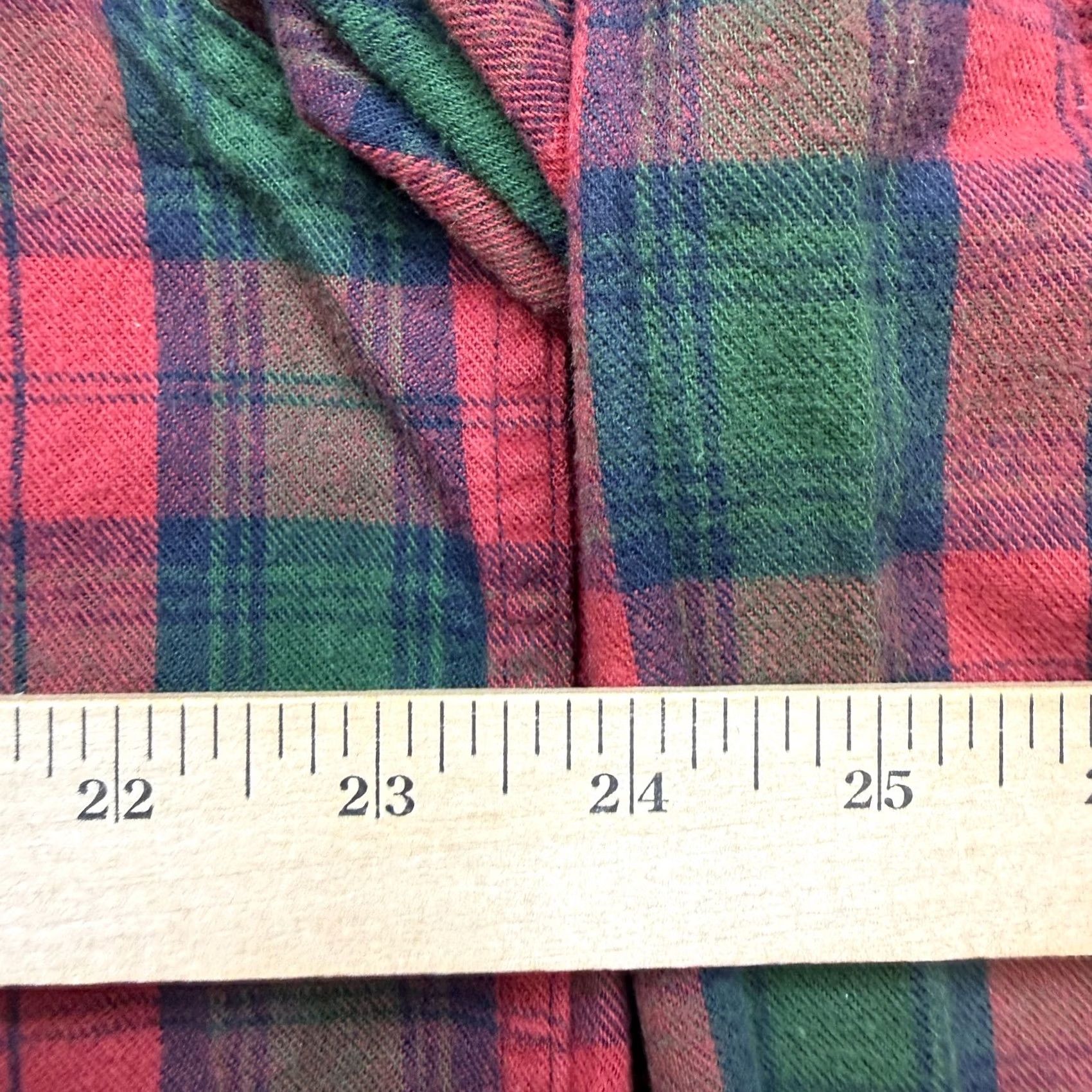 Vintage VINTAGE L.L. Bean Button-Up Shirt Mens Size L Red Green Plaid Long Sleeve Wool Cotton Y2K Lumberjack Outdoor USA Virginia Model Maine Guide Size US L / EU 52-54 / 3 - 5 Thumbnail