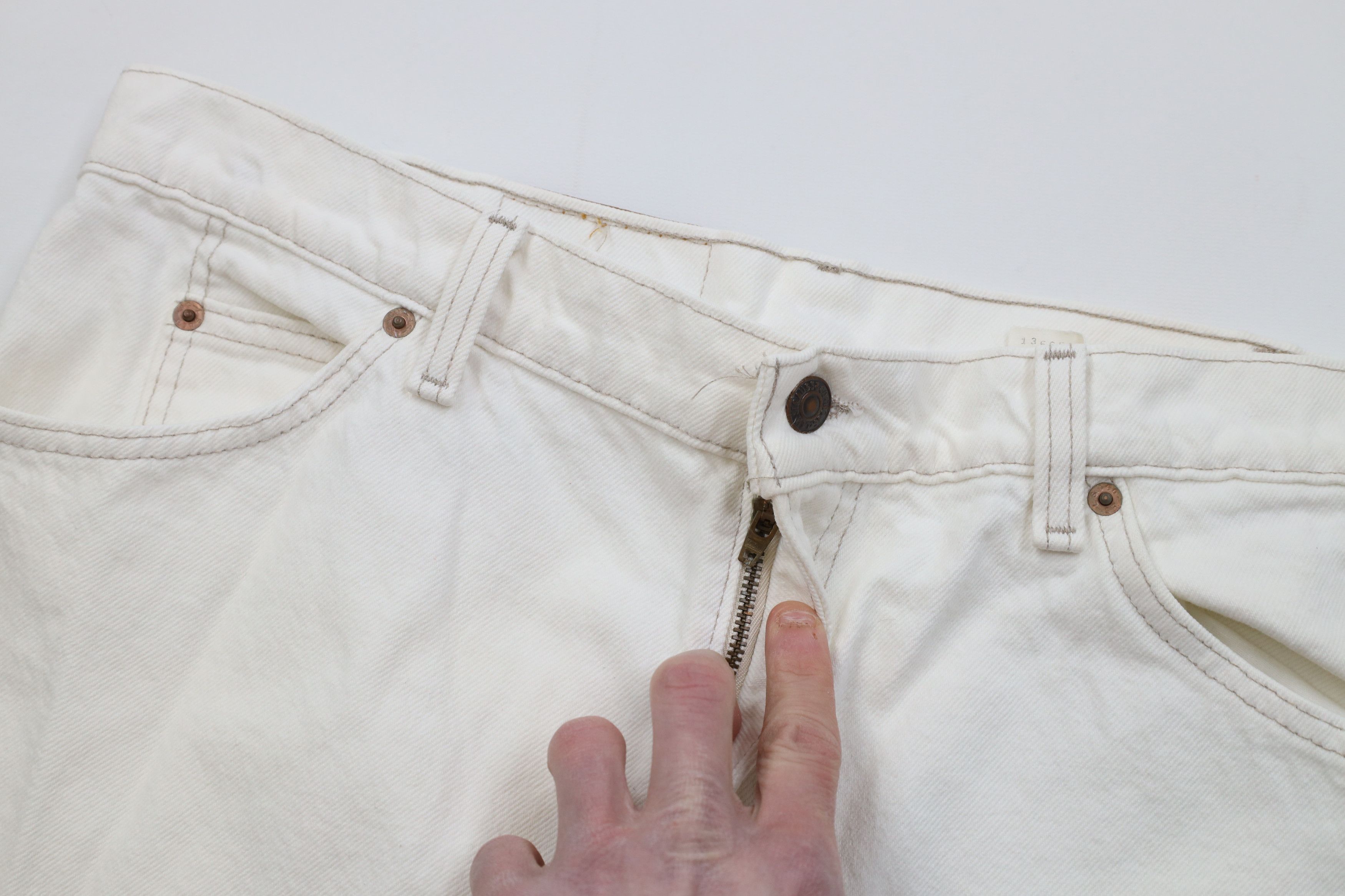 Levi's Vintage 90s Levis 550 Orange Tab Fit Denim Jeans White USA Size US 38 / EU 54 - 9 Thumbnail
