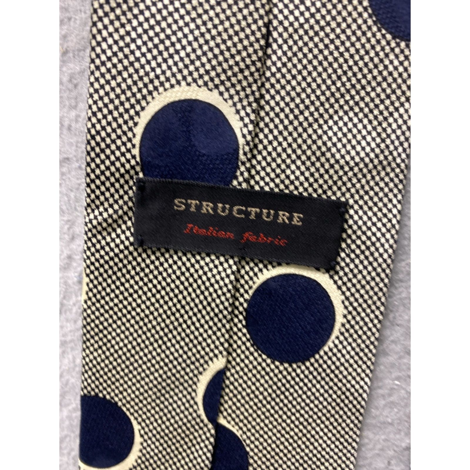 Vintage Royal Knight Men's Yellow Geometric Medallion Italian Silk Tie 4"x55" Classic Neckwear Size ONE SIZE - 4 Thumbnail