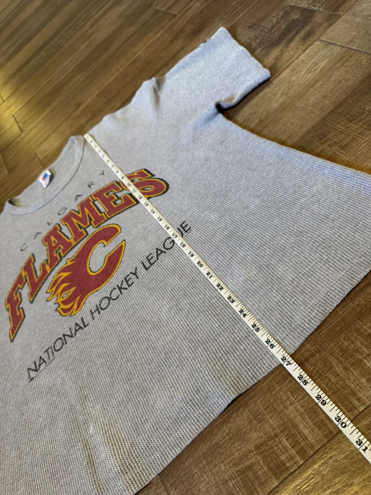 NHL Vintage 90s Calgary Flames Thermal T-Shirt Size US XL / EU 56 / 4 - 9 Thumbnail