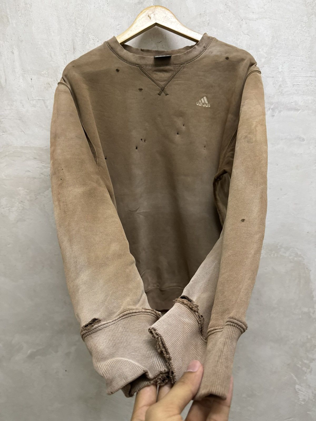 Adidas Distressed Vintage Y2K Sun Faded Adidas Crewneck Size US M / EU 48-50 / 2 - 3 Thumbnail