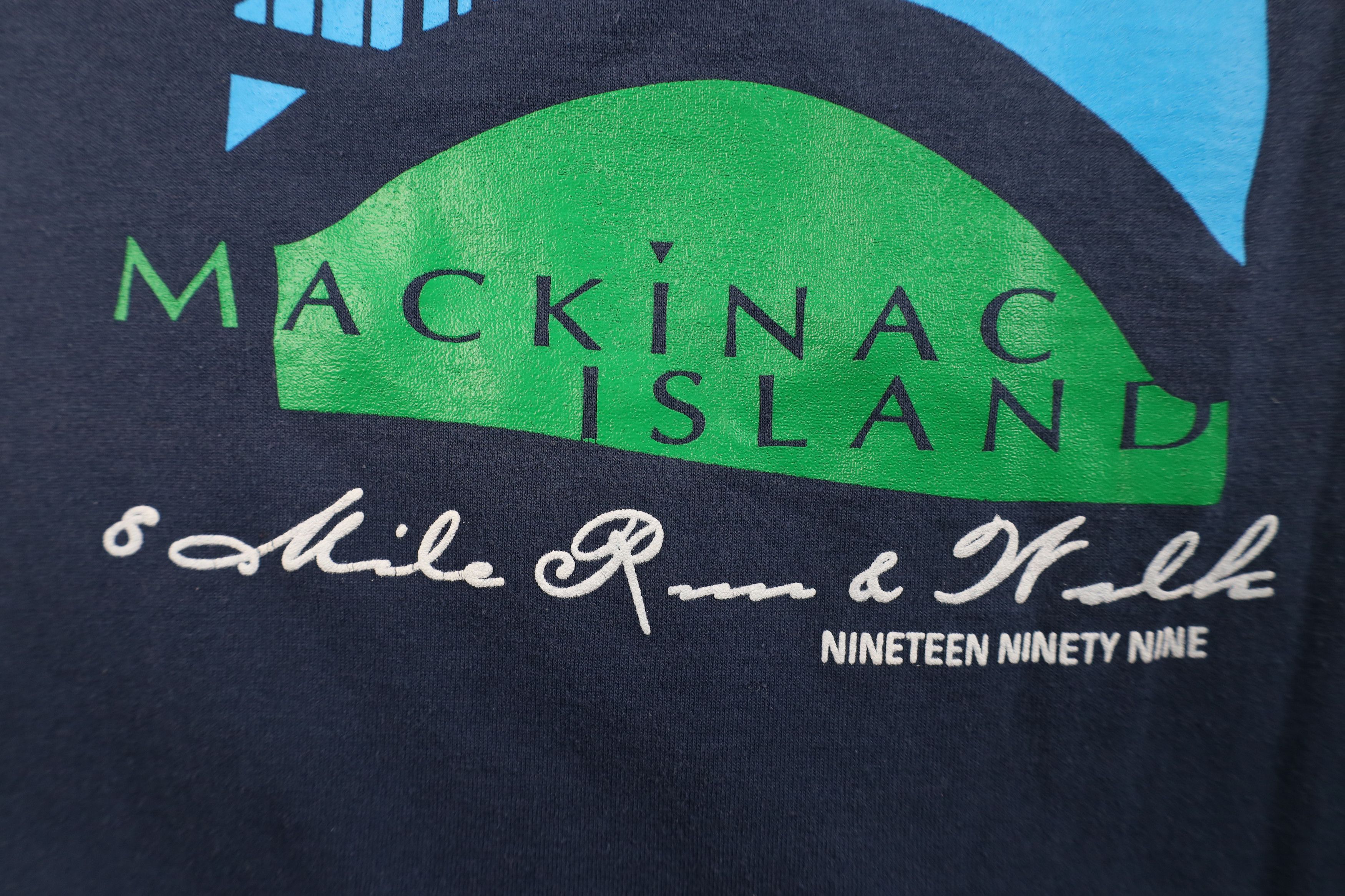 Vintage Vintage 90s Mackinac Island 8 Mile Run Walk T-Shirt Blue Size US L / EU 52-54 / 3 - 5 Thumbnail