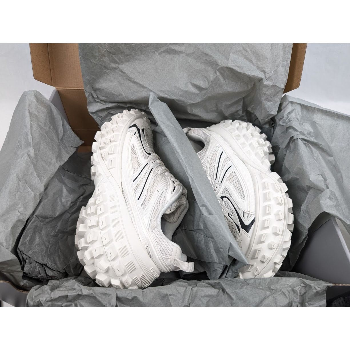 Balenciaga o1rshd1 Bouncer/Contrast Sneakers in Eggshell/Black Size US 9 / EU 42 - 22 Thumbnail