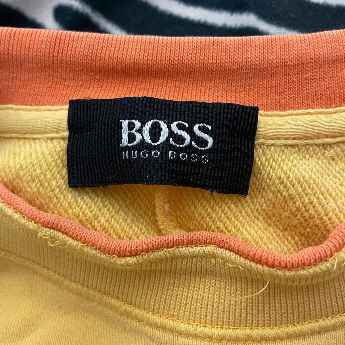 Hugo Boss × Vintage Vintage Hugo Boss Sweatshirt Old Money 90s Size US XL / EU 56 / 4 - 3 Thumbnail