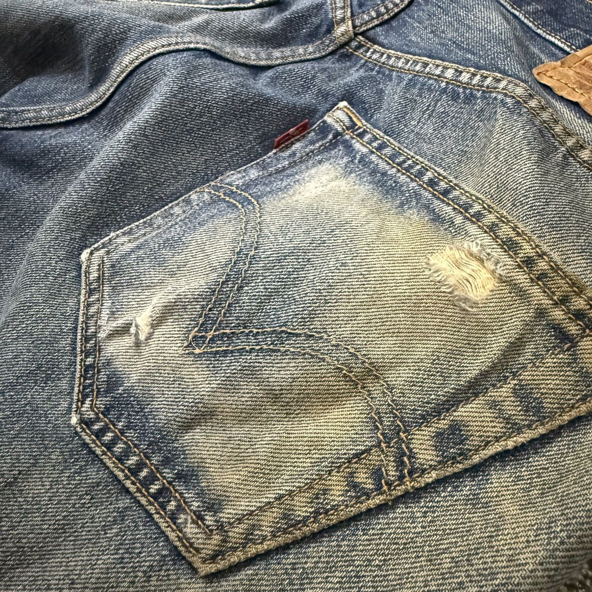 Levi's Vintage Clothing 🔥 Vintage Distressed Y2K Levis 501 Straight Denim Size US 31 - 11 Thumbnail
