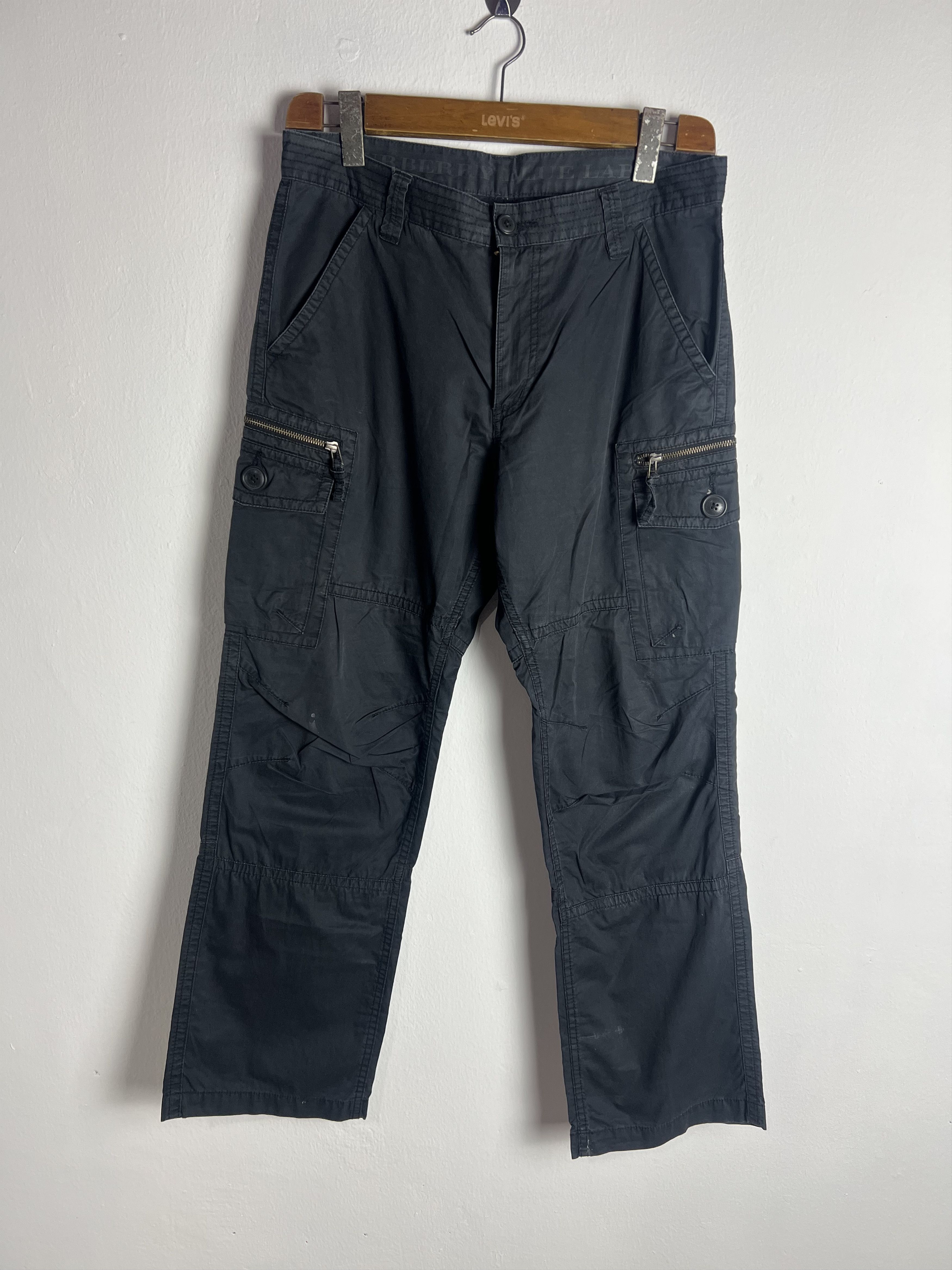 Burberry BURBERRY BLUE LABEL MULTIPOCKET CARGO PANT Size US 34 / EU 50 - 1 Thumbnail
