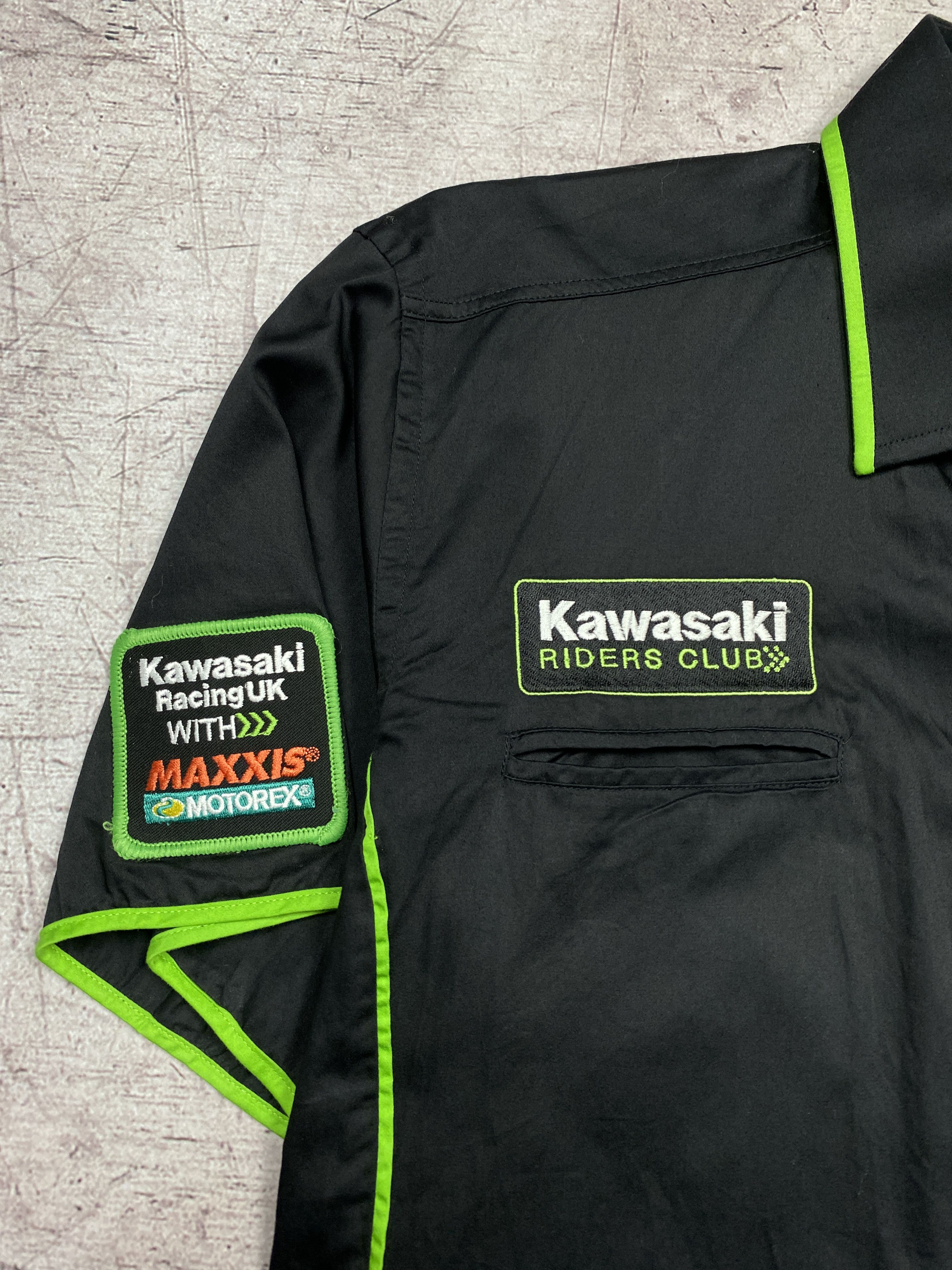 Japanese Brand × Vintage Kawasaki Racing Team Vintage Mens Short Sleeve Shirt Size US L / EU 52-54 / 3 - 3 Thumbnail