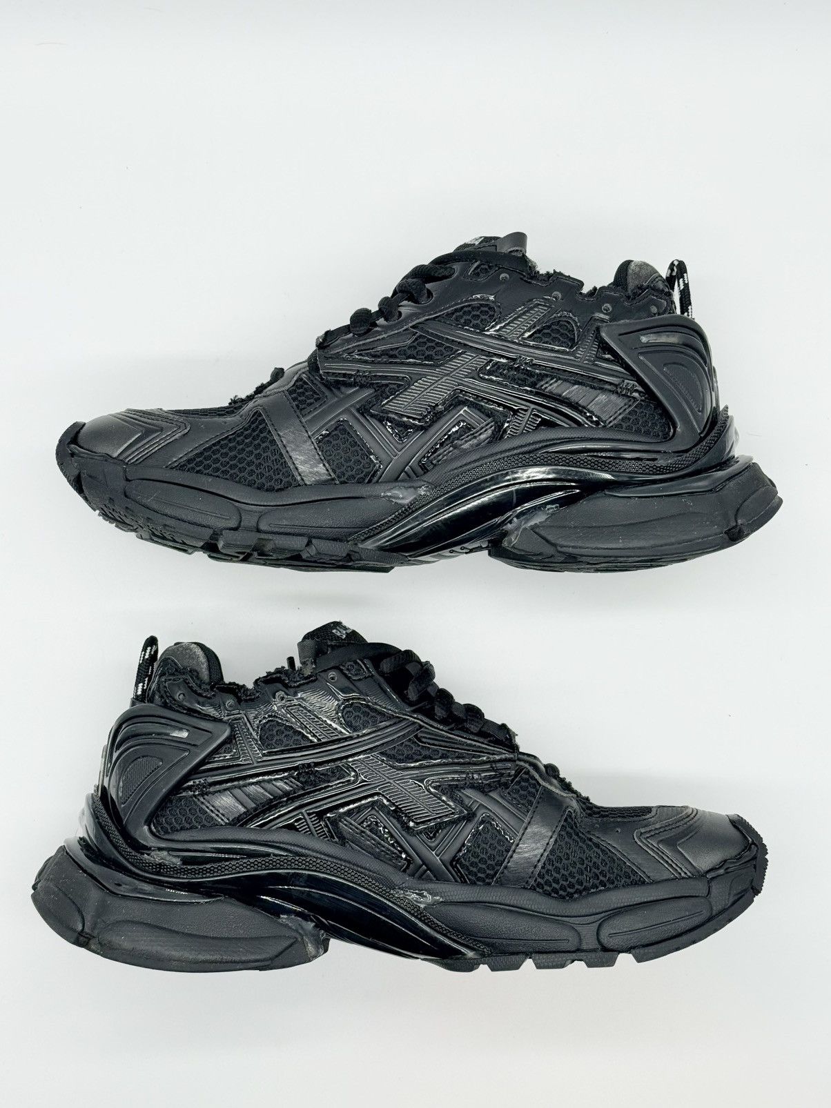 Balenciaga Size 10 - Balenciaga Runner Sneaker Black Size US 10 / EU 43 - 3 Thumbnail