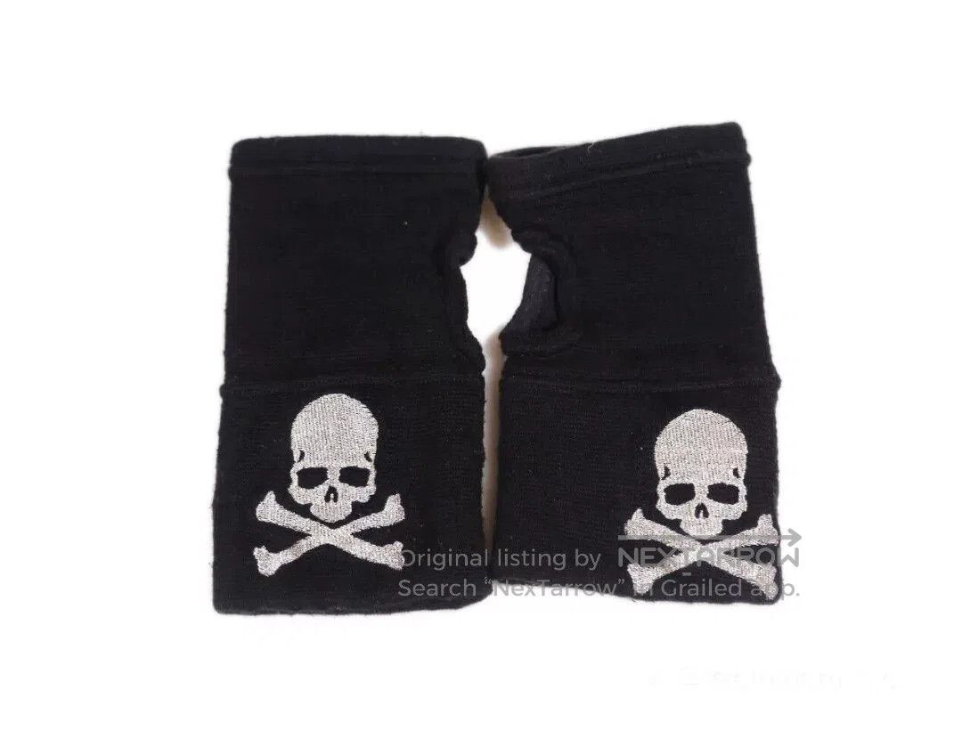 Mastermind Japan mastermind Japan MMJ Skull Embroidery Fingerless Gloves. Size ONE SIZE - 1 Thumbnail