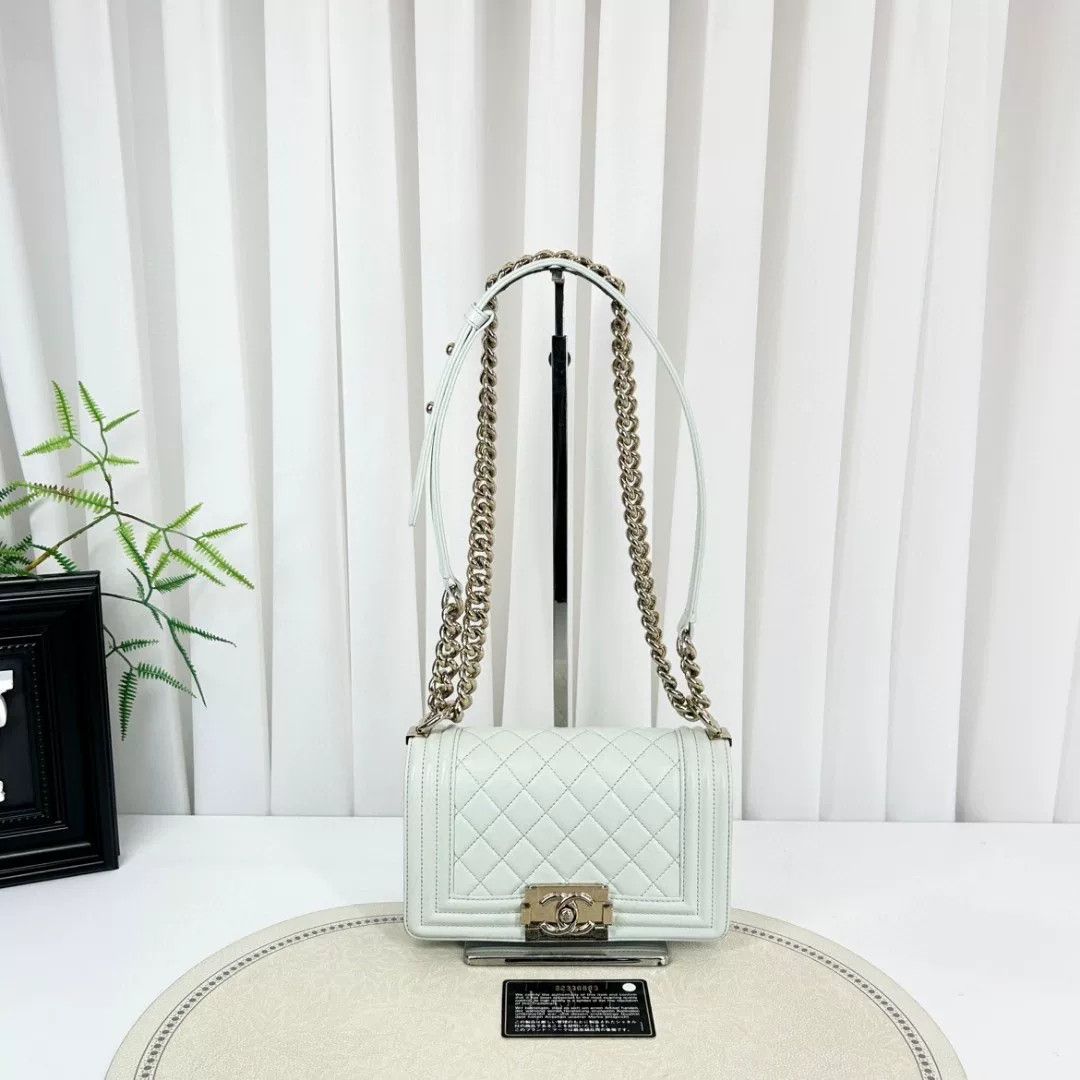 Chanel Pre-loved Bag Very good condition Size ONE SIZE - 1 Thumbnail